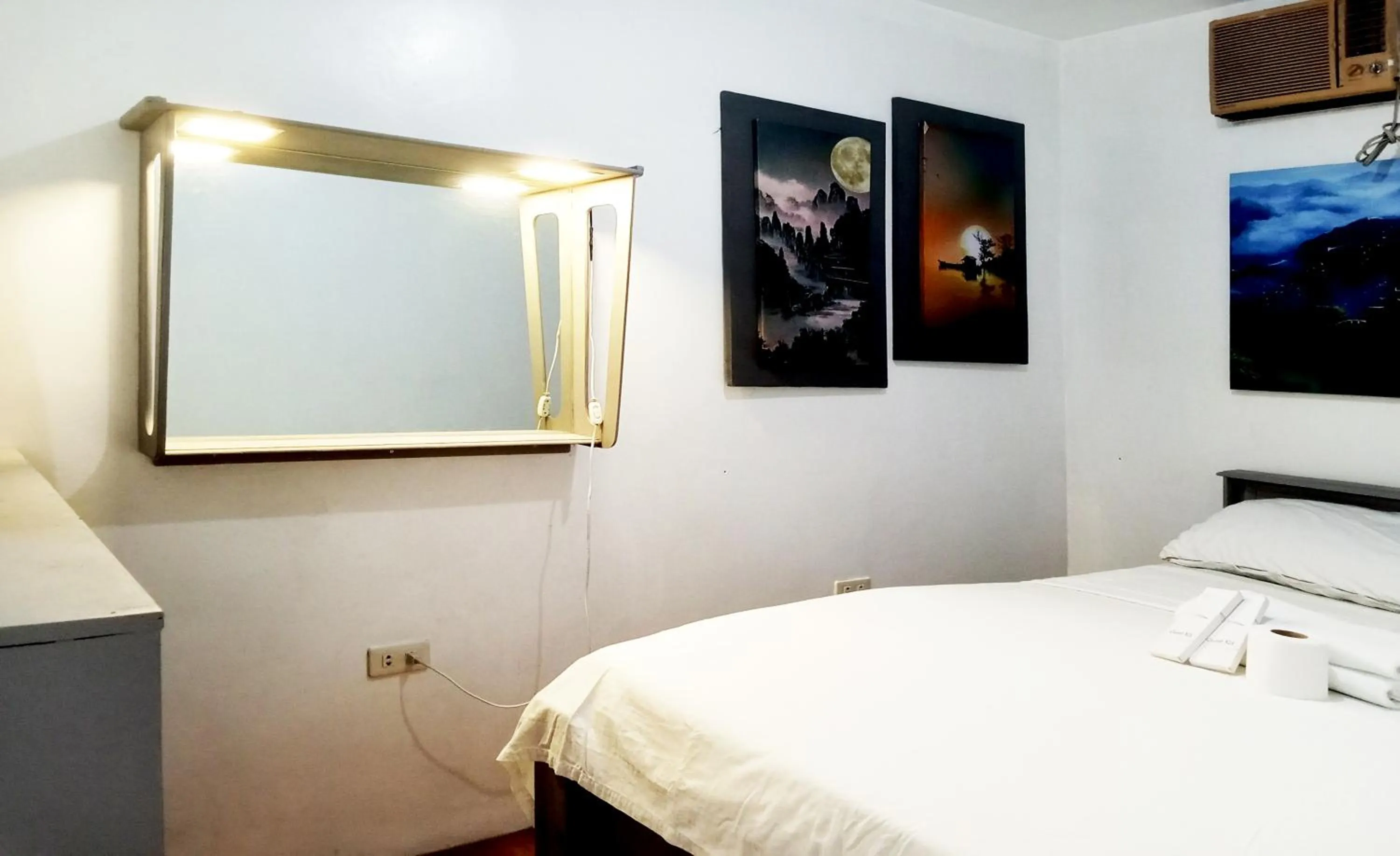 Photo of the whole room, Bed in Leizel's Bed & Breakfast