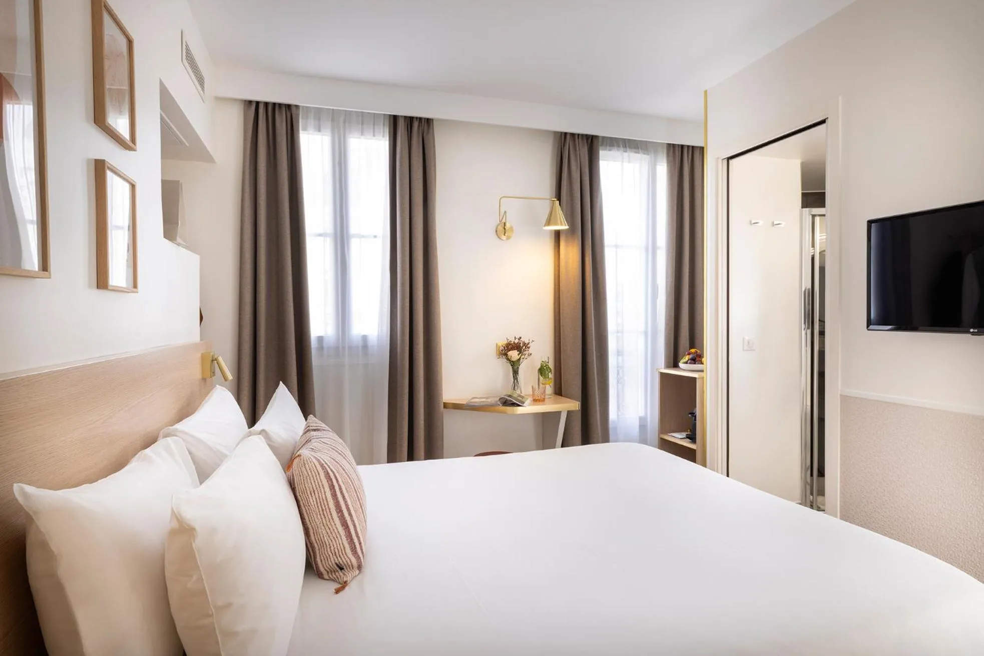 Bedroom, Bed in Le Bailli