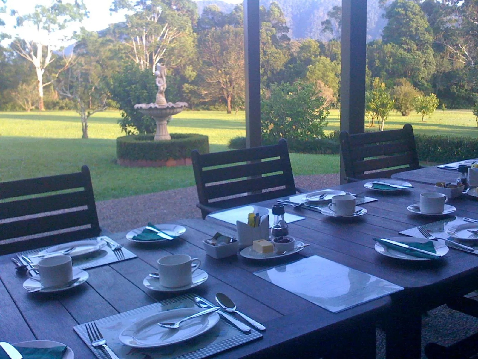 Breakfast in Yarrahapinni Homestead