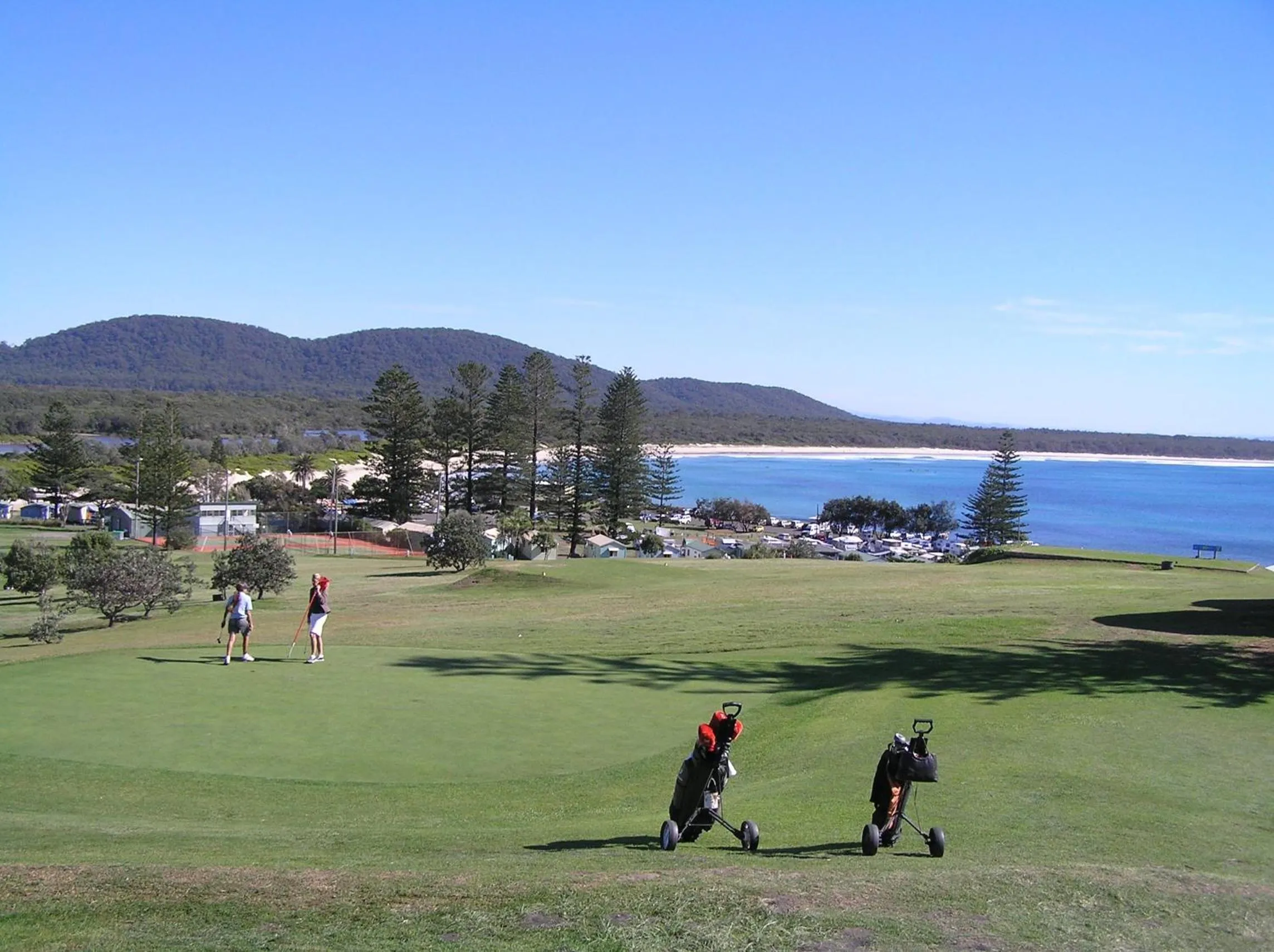 Golfcourse in Yarrahapinni Homestead