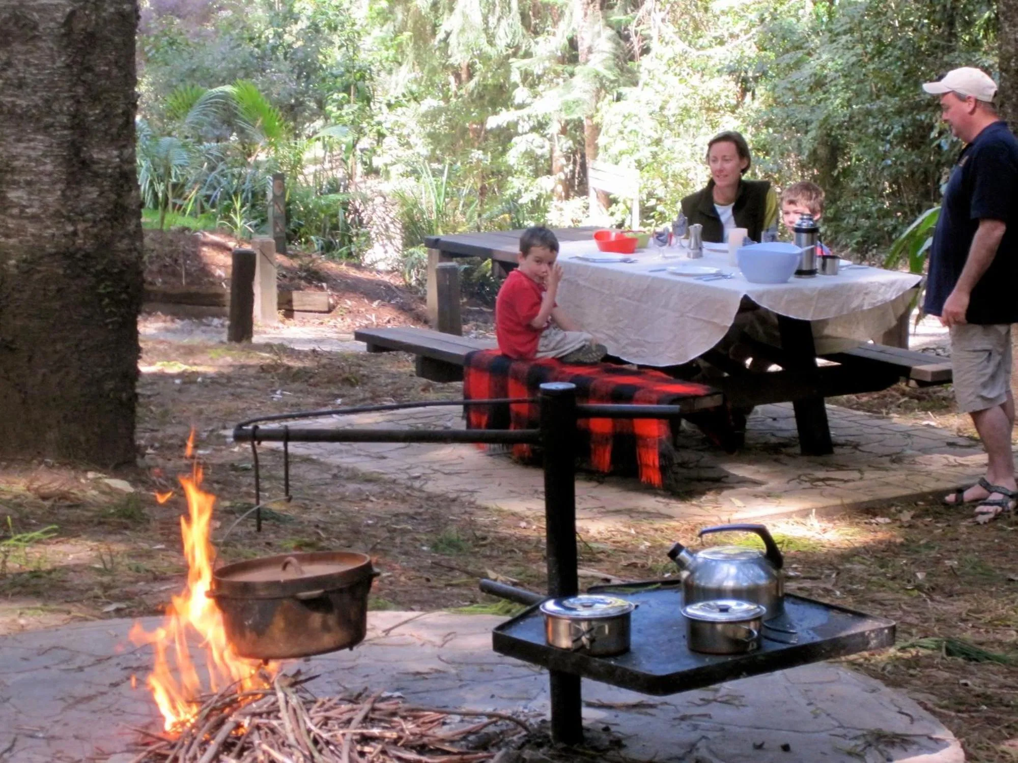 Restaurant/places to eat in Yarrahapinni Homestead