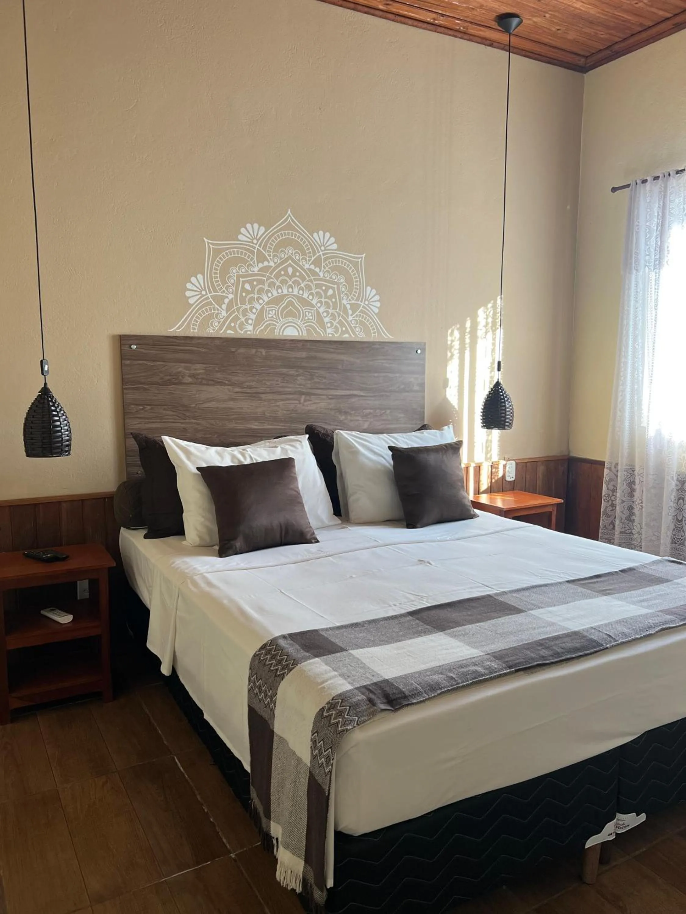 Swimming pool, Bed in Pousada Lua Luana