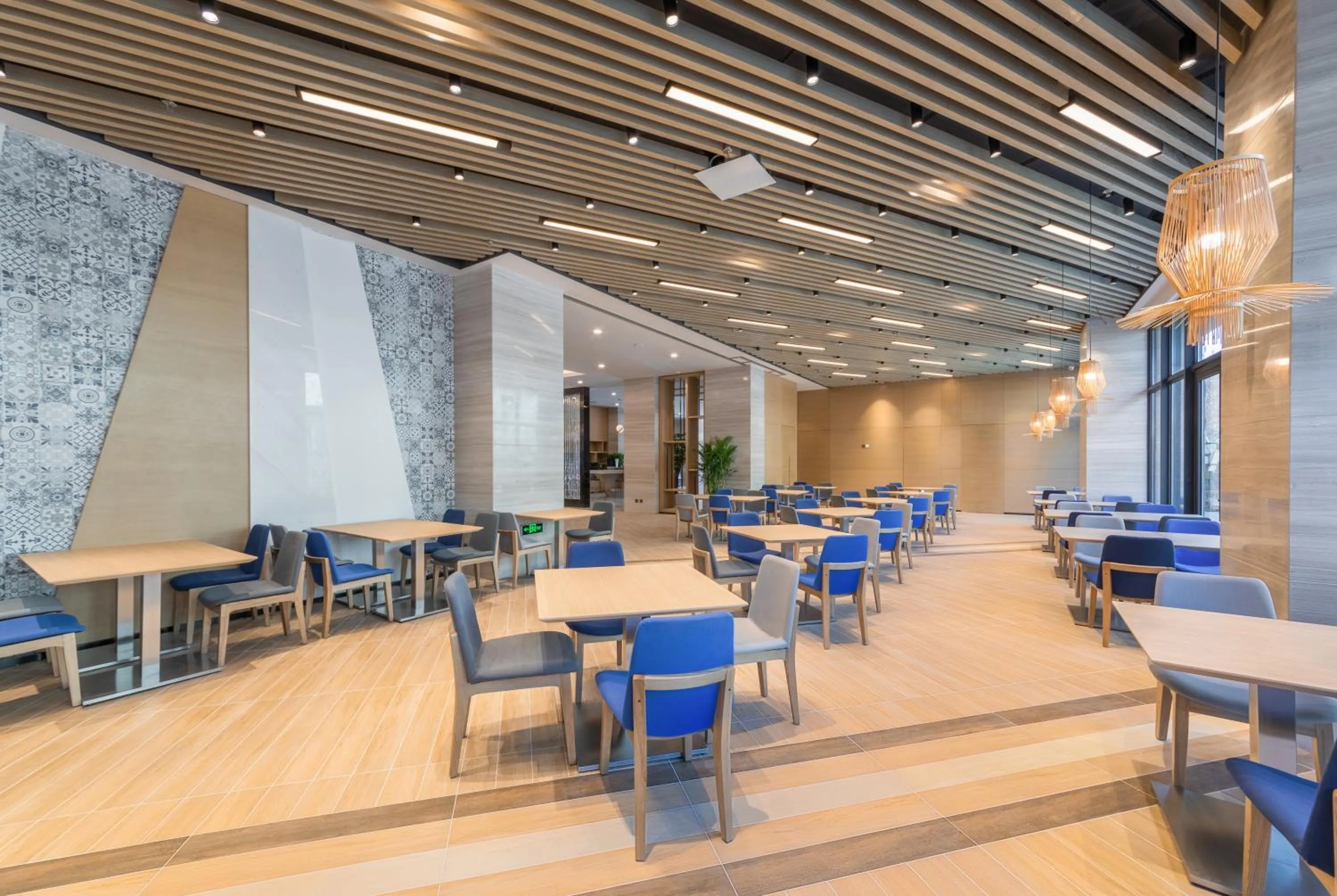 Restaurant/places to eat in Holiday Inn Express Kaifeng City Center by IHG