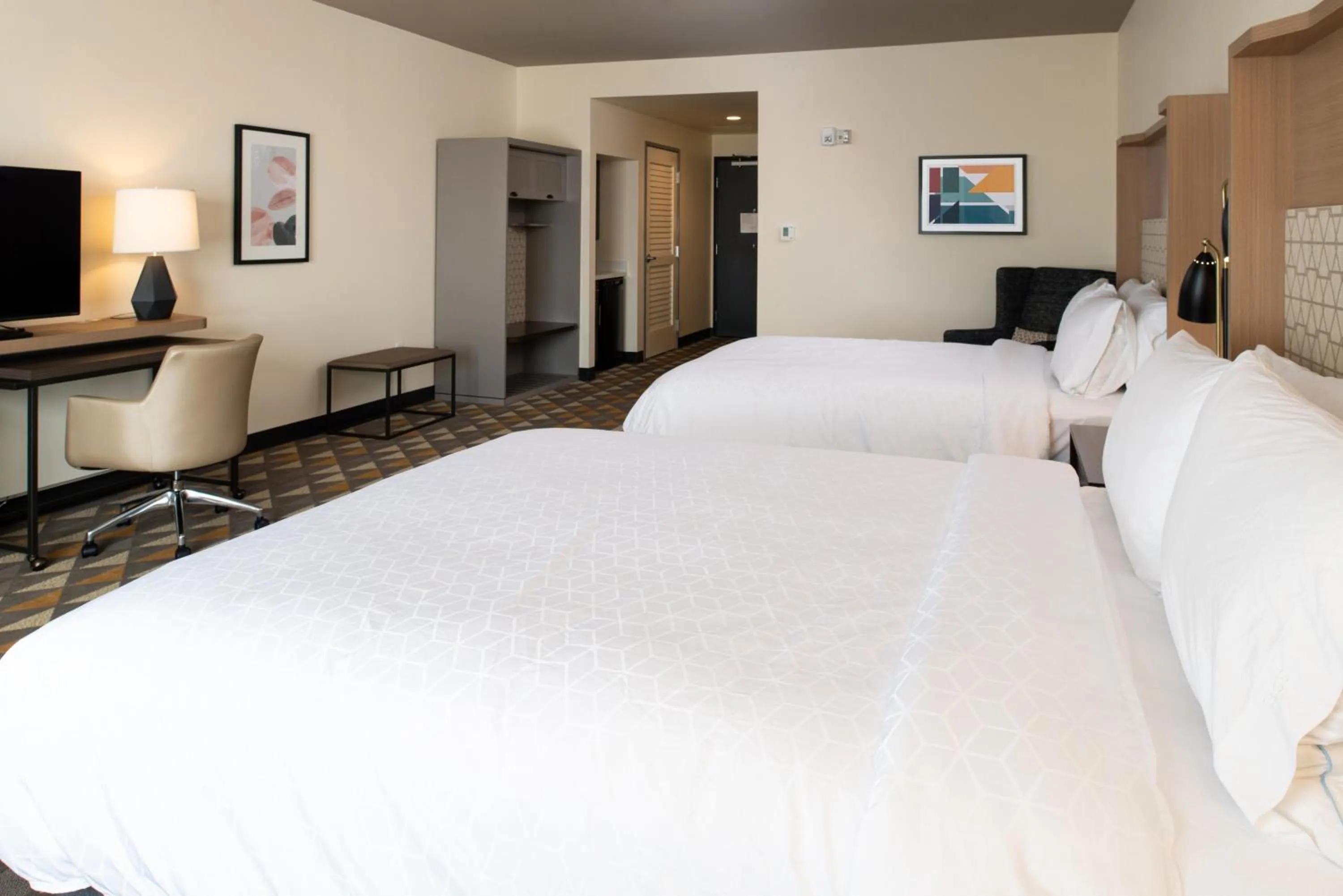 Photo of the whole room, Bed in Holiday Inn & Suites - Idaho Falls by IHG