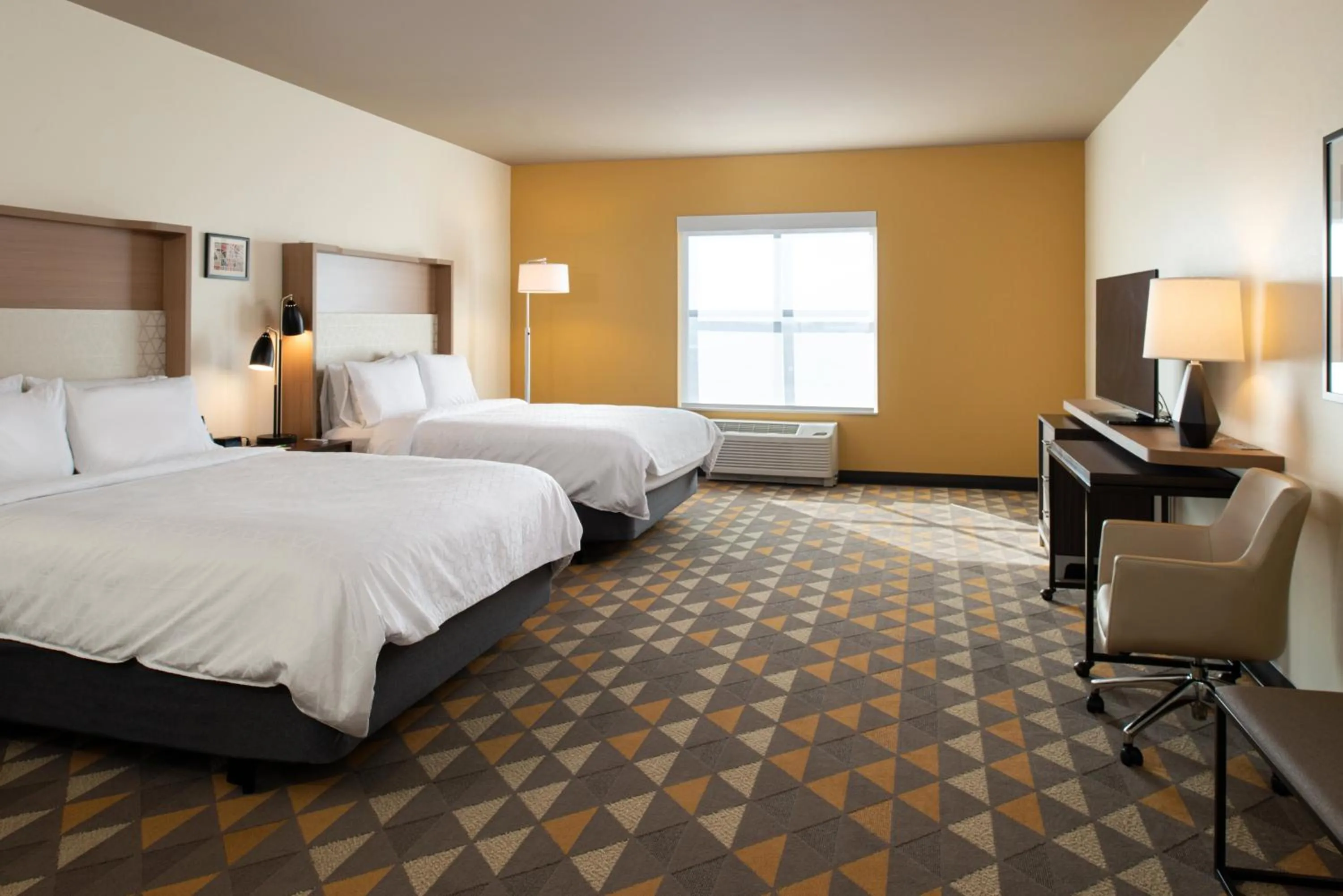 Photo of the whole room, Bed in Holiday Inn & Suites - Idaho Falls by IHG