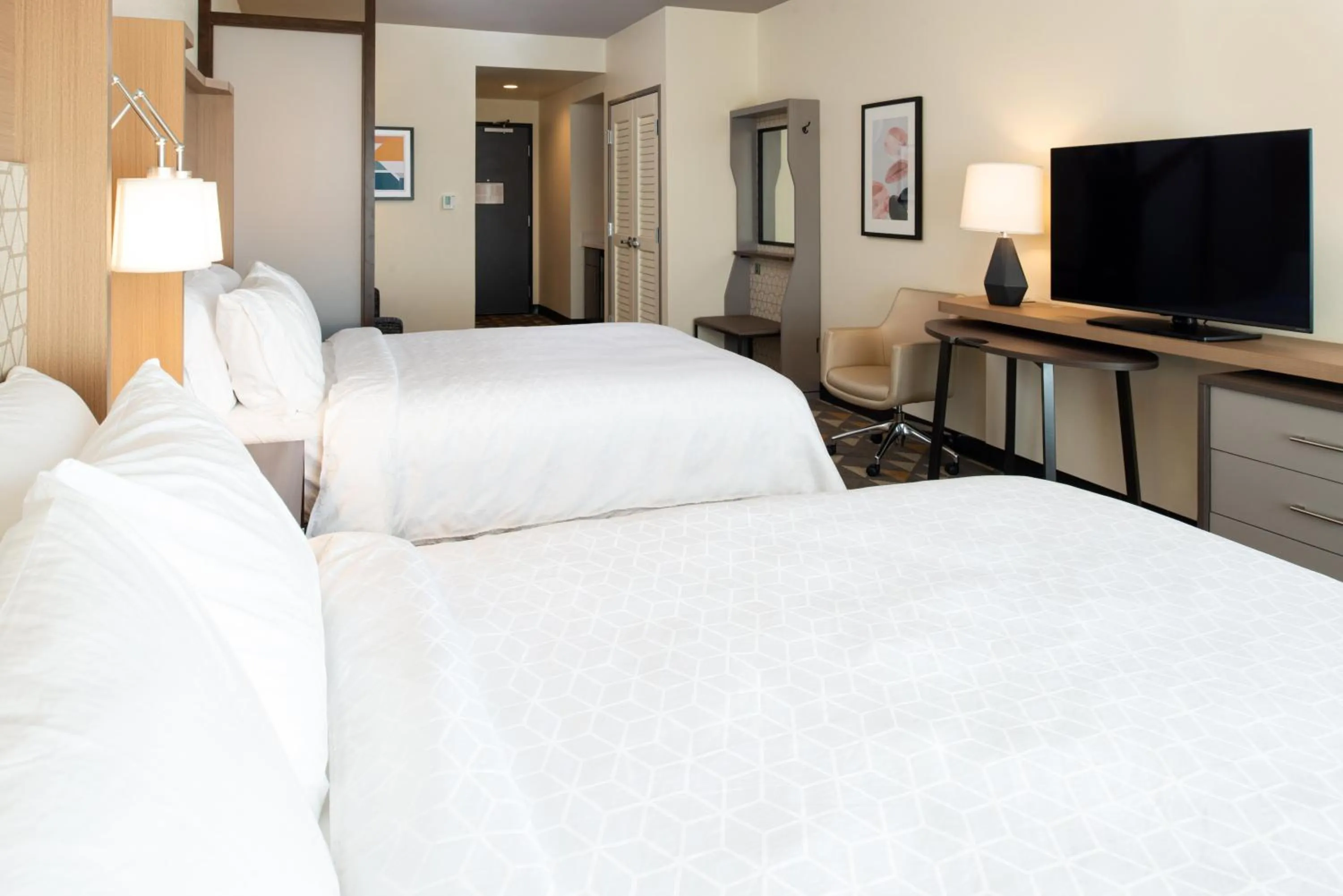 Photo of the whole room, Bed in Holiday Inn & Suites - Idaho Falls by IHG