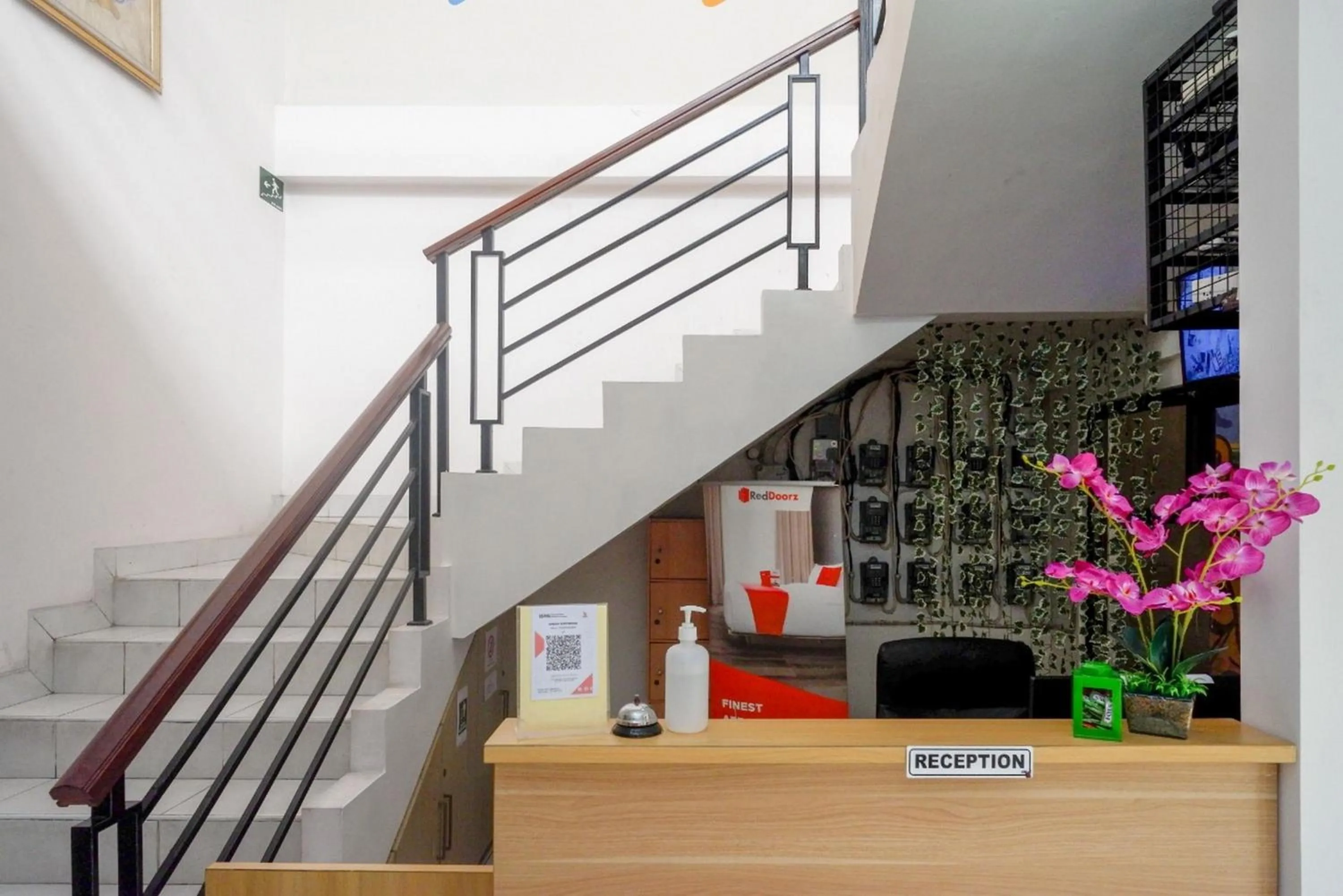 Lobby or reception in RedDoorz near Affandi Gejayan 2