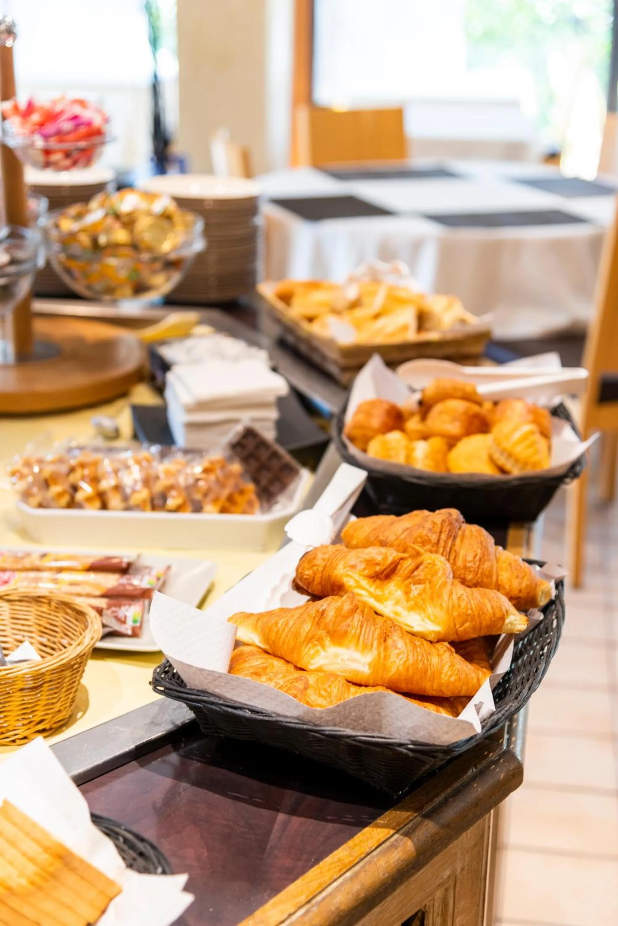 Breakfast in Hôtel Bagatelle Paris Nord Roissy CDG