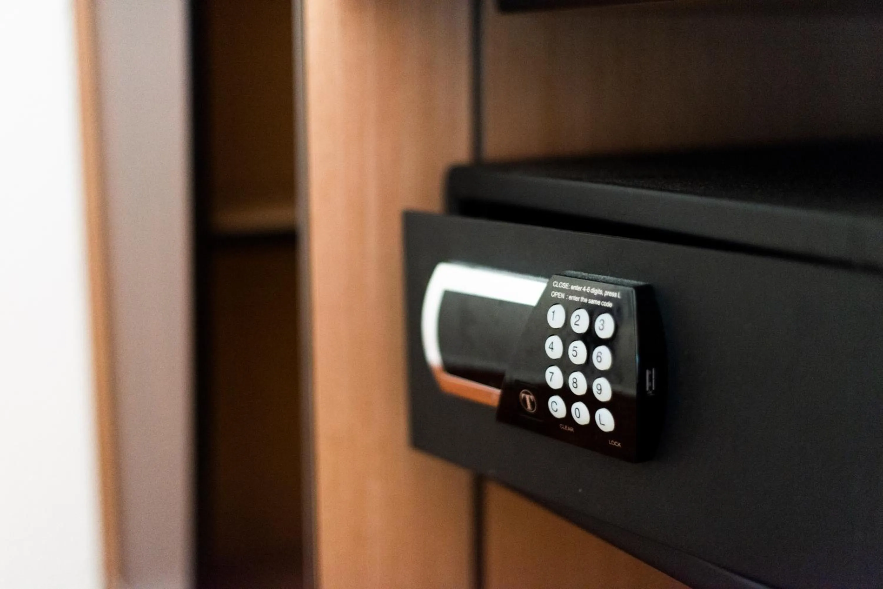 safe in Hôtel Bagatelle Paris Nord Roissy CDG