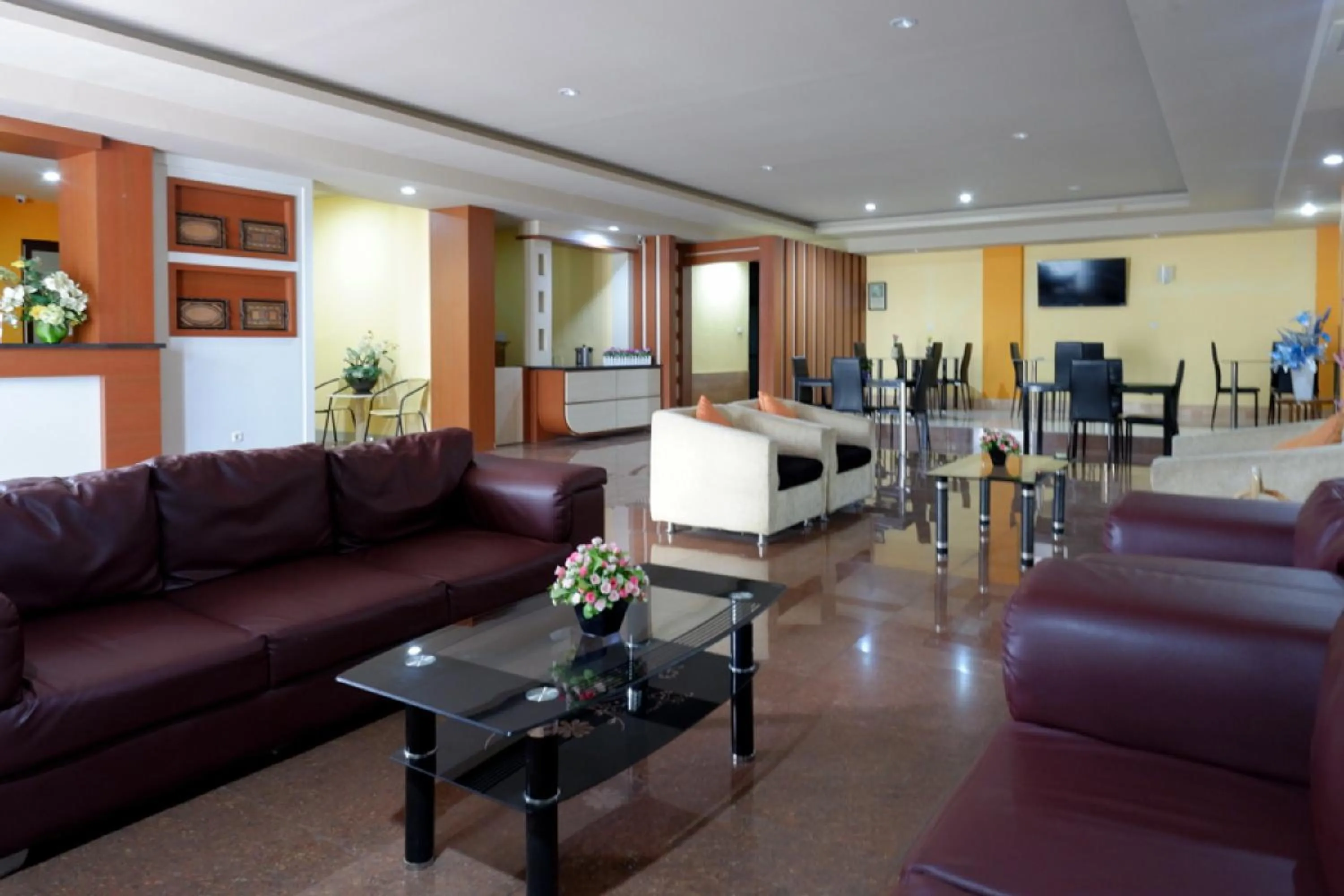 Lobby or reception in RedDoorz Plus @ Cameloan Hotel Palu
