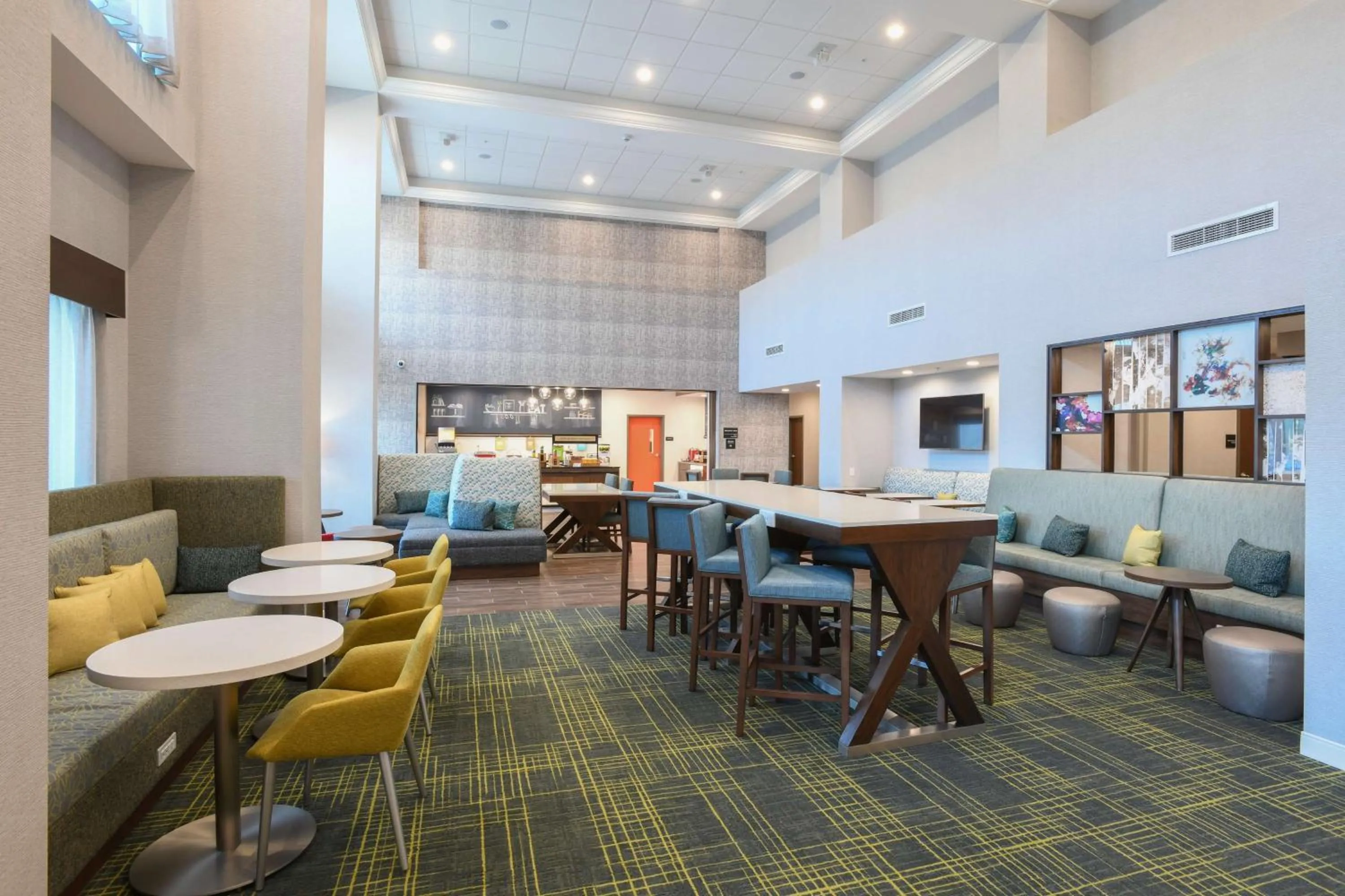 Lobby or reception in Hampton Inn & Suites Cincinnati Liberty Township