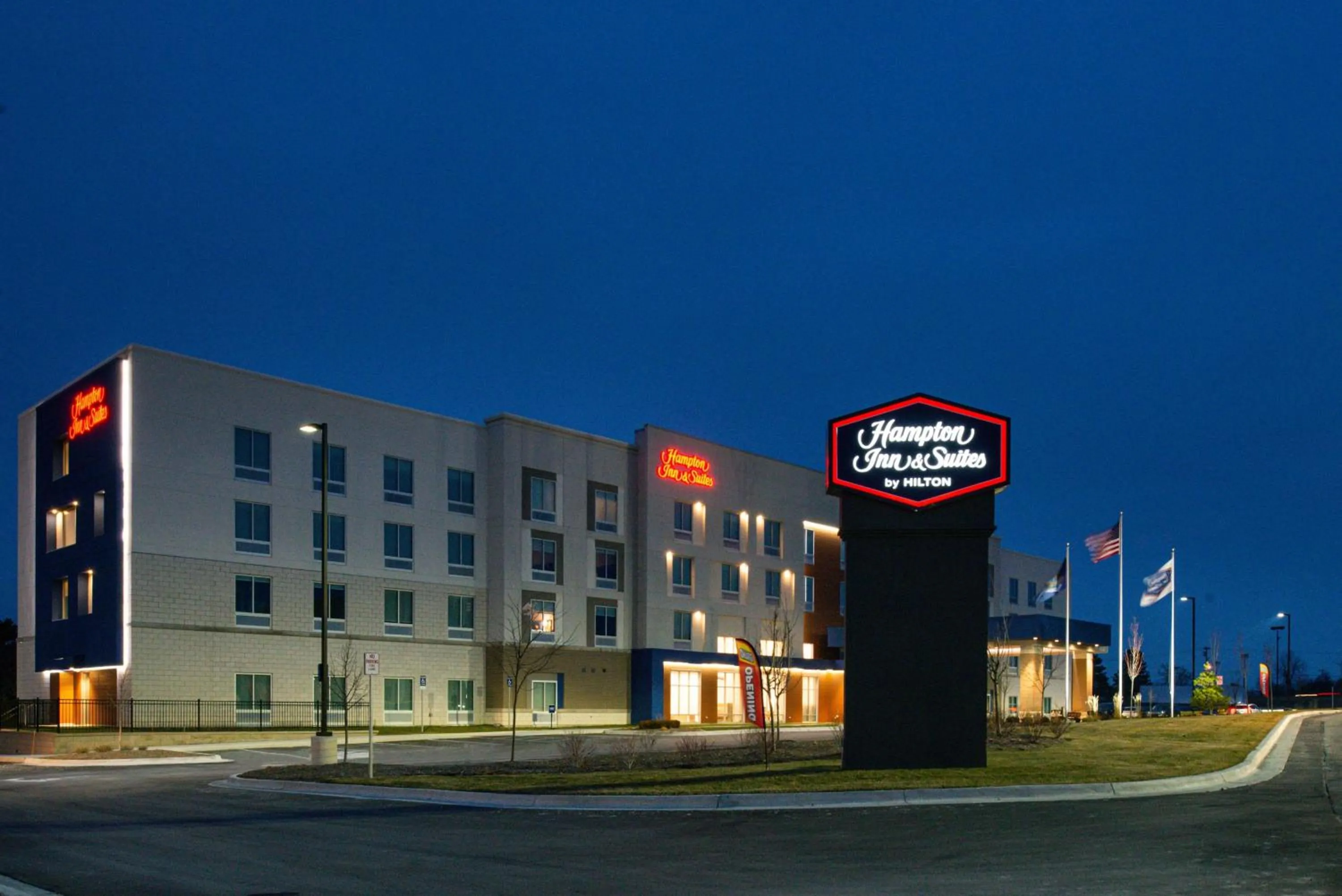 Property building in Hampton Inn & Suites Adrian, Mi