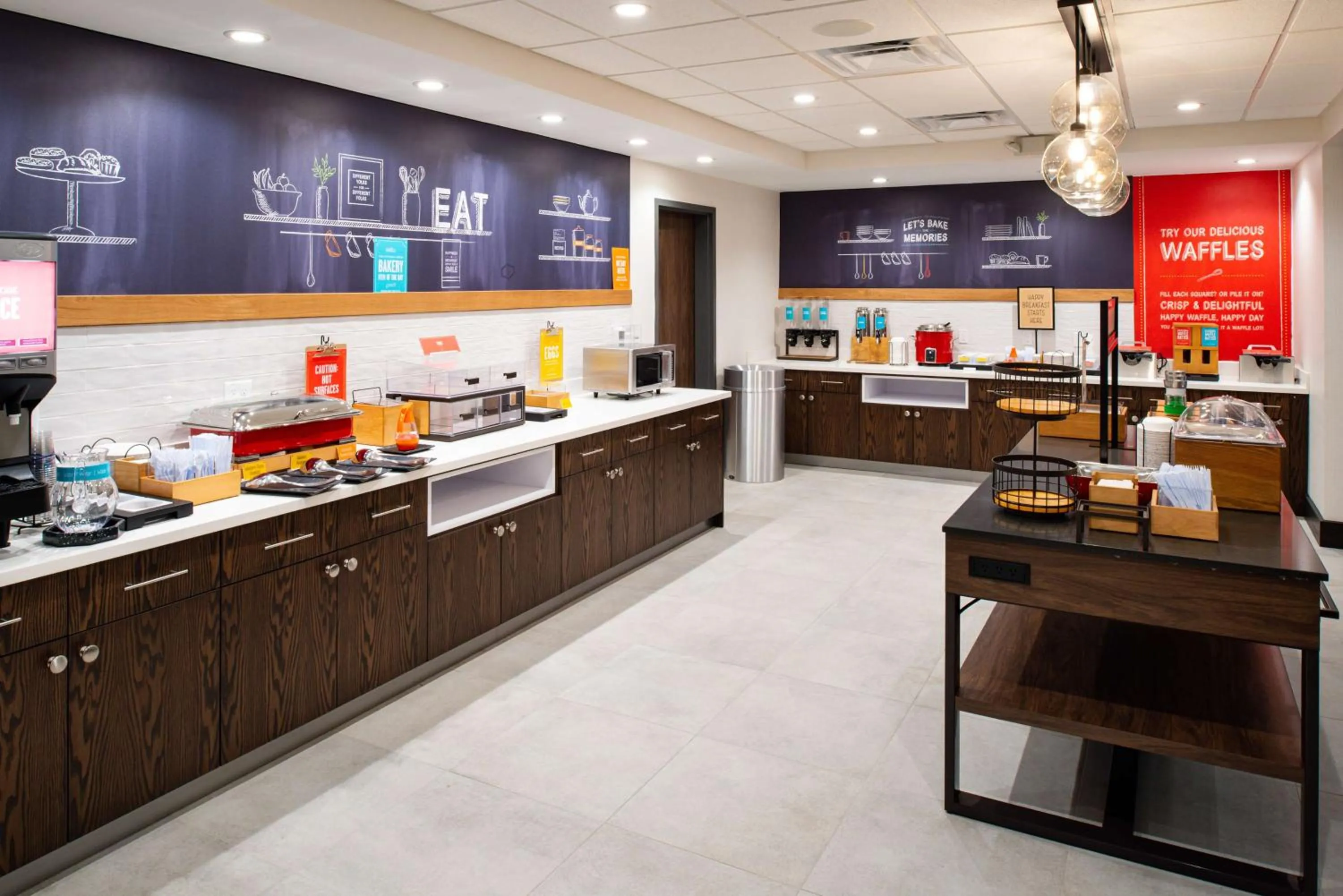 Breakfast in Hampton Inn & Suites Adrian, Mi