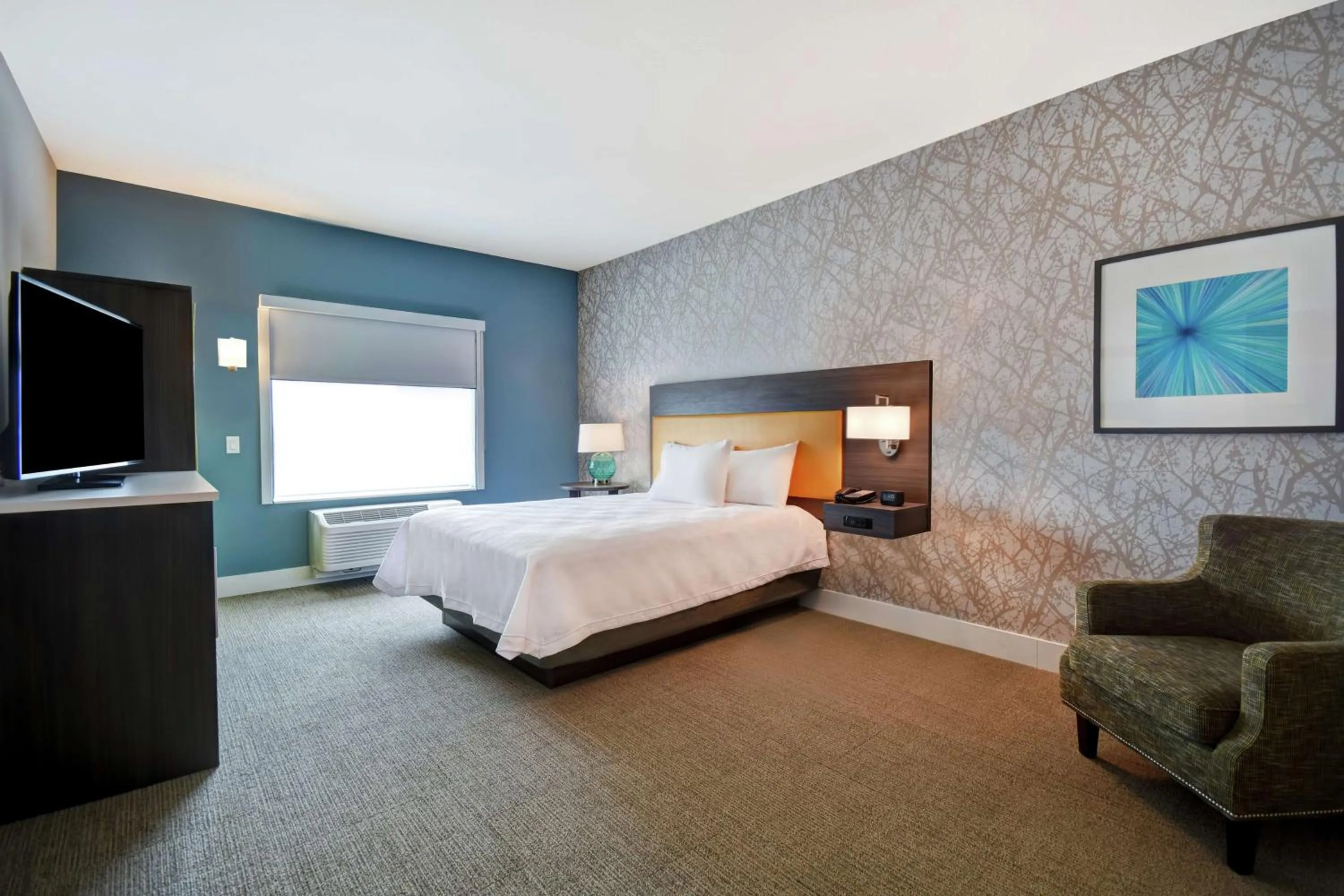 Bedroom, Bed in Home2 Suites by Hilton Wichita Northeast