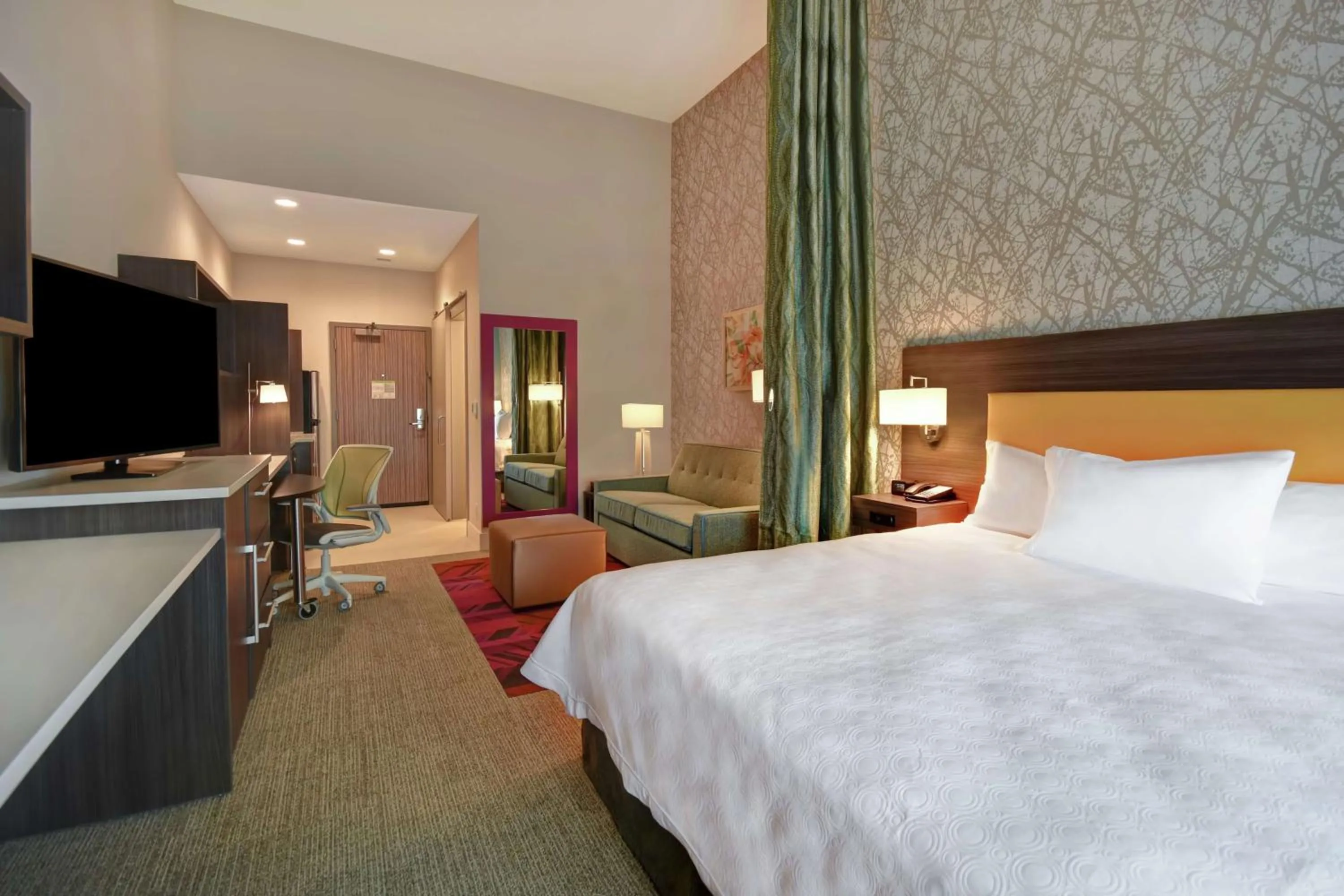 Bedroom, Bed in Home2 Suites by Hilton Wichita Northeast