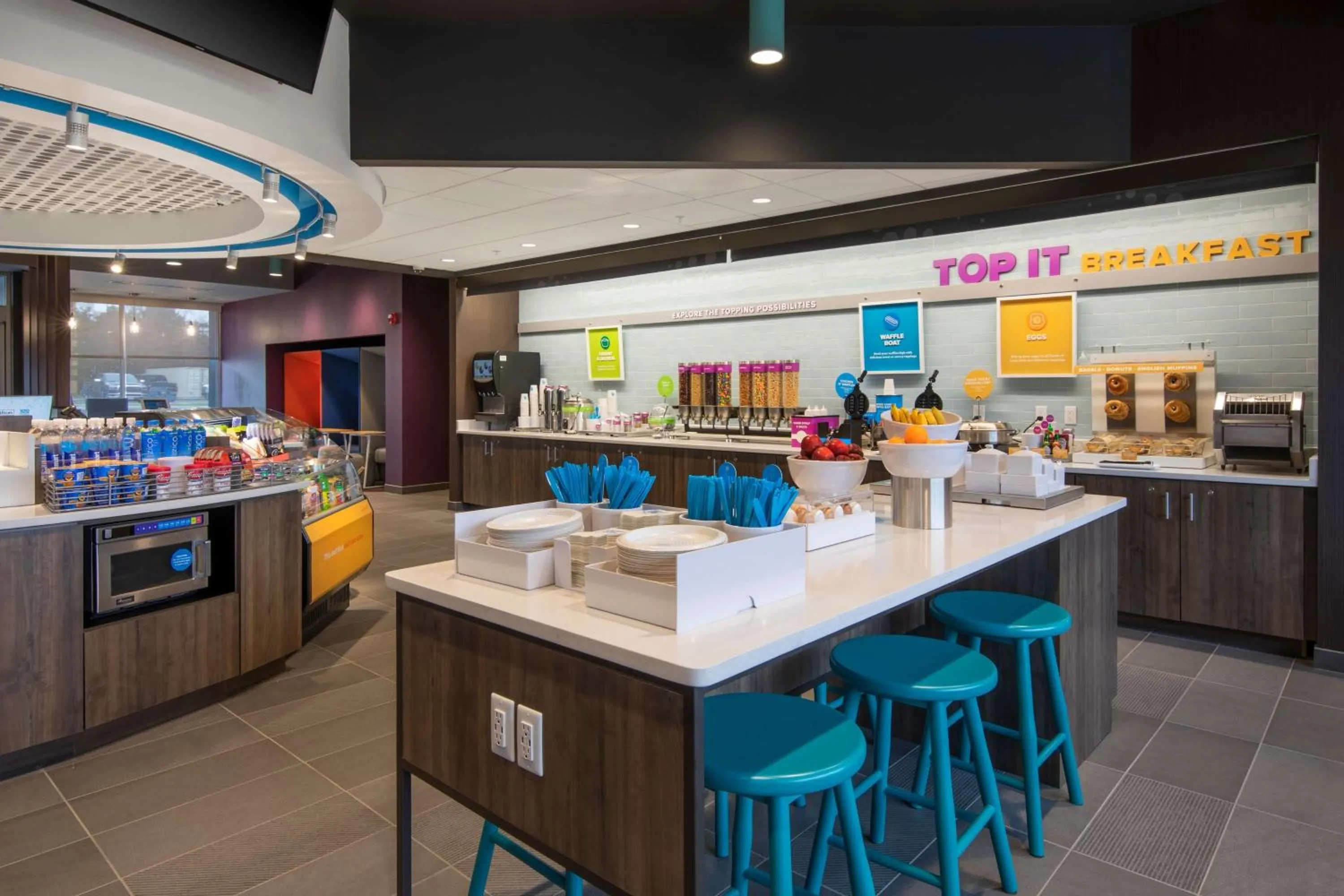 Food and drinks in Tru By Hilton Sharonville, OH