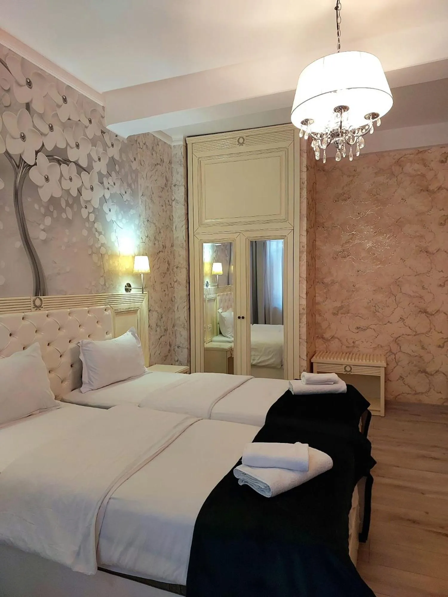 Photo of the whole room, Bed in Carol Boutique & SPA ex Vila Cornelia