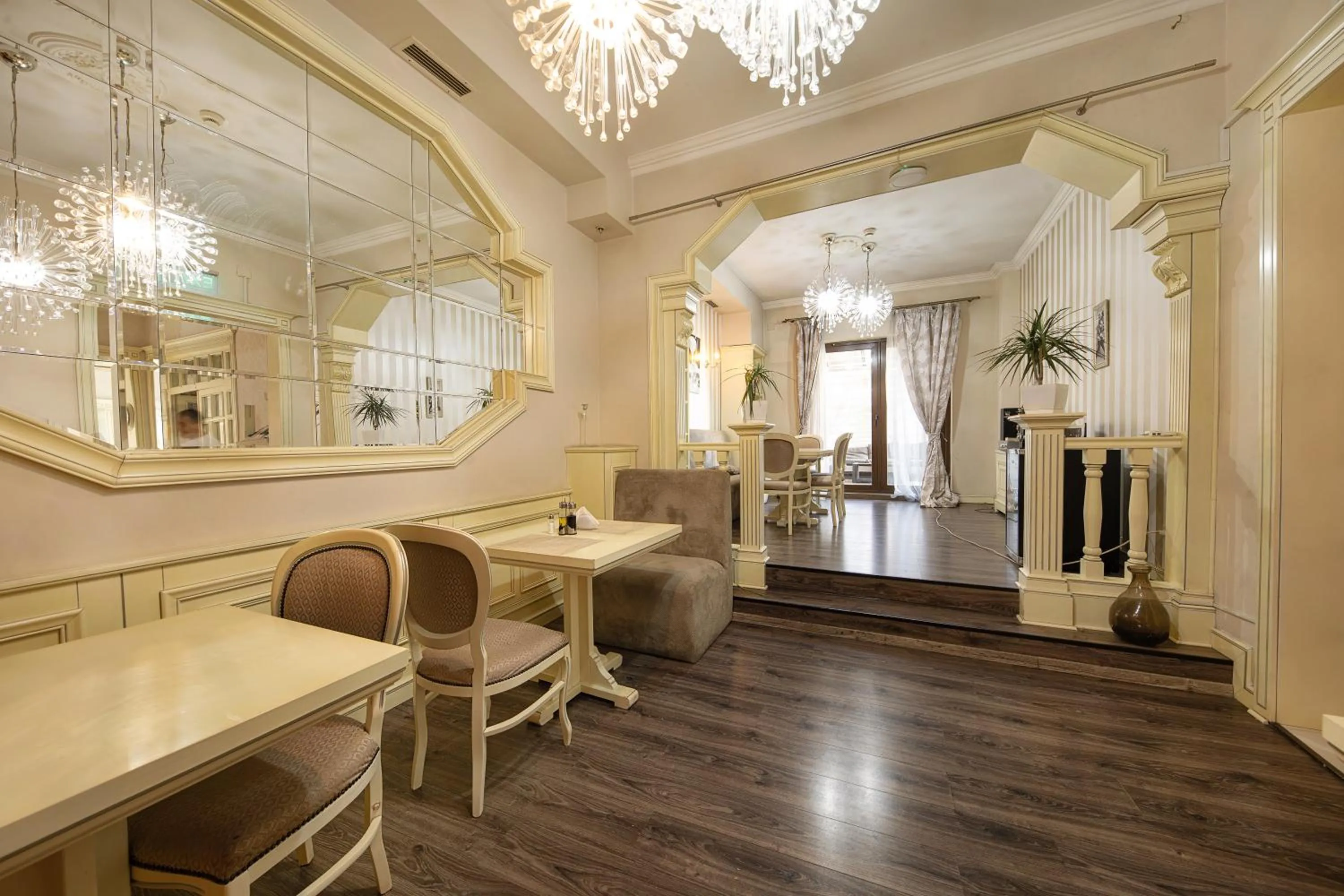 Dining area in Carol Boutique & SPA ex Vila Cornelia