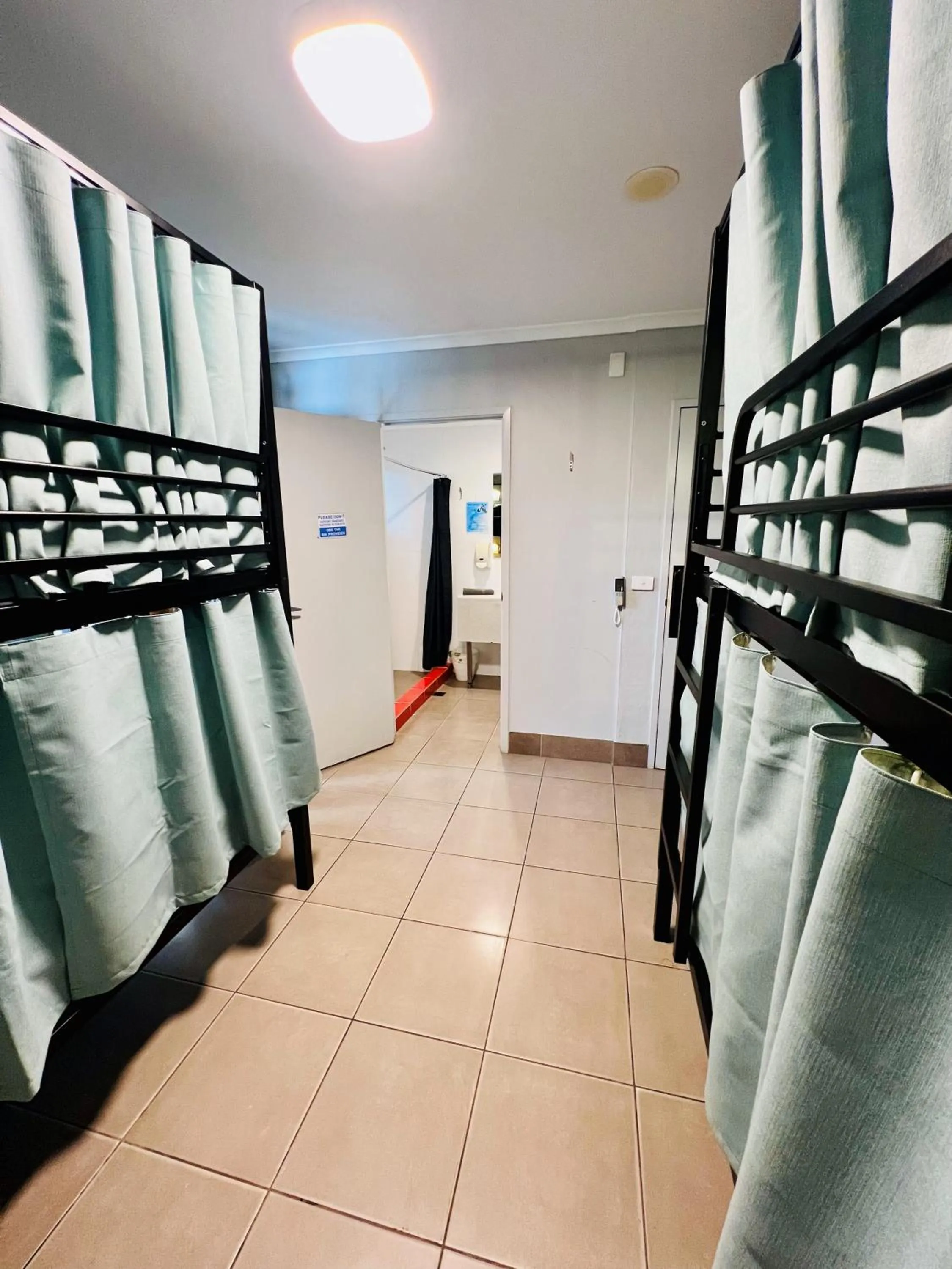 Bed in Noosa Flashpackers