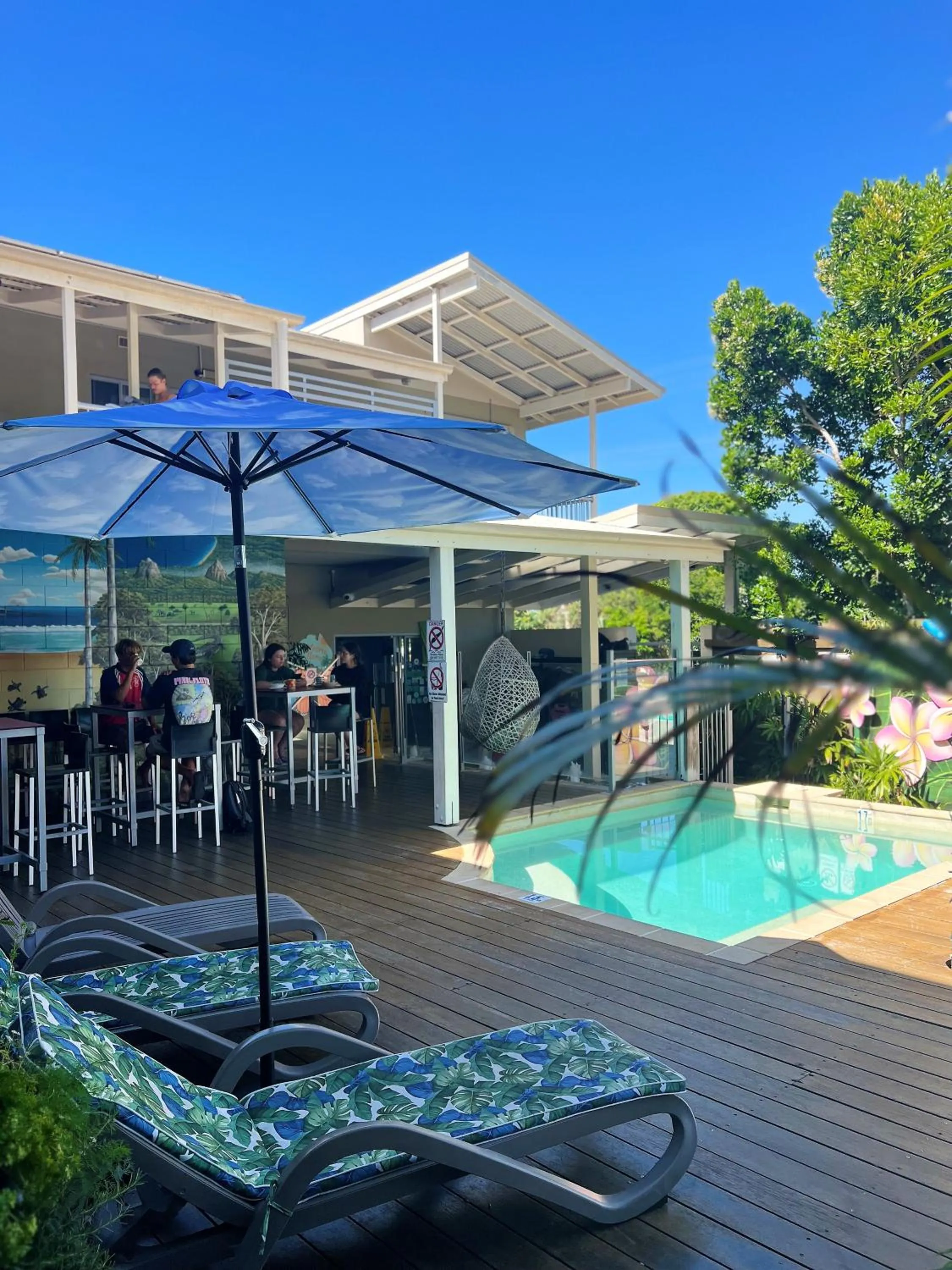 Swimming pool in Noosa Flashpackers