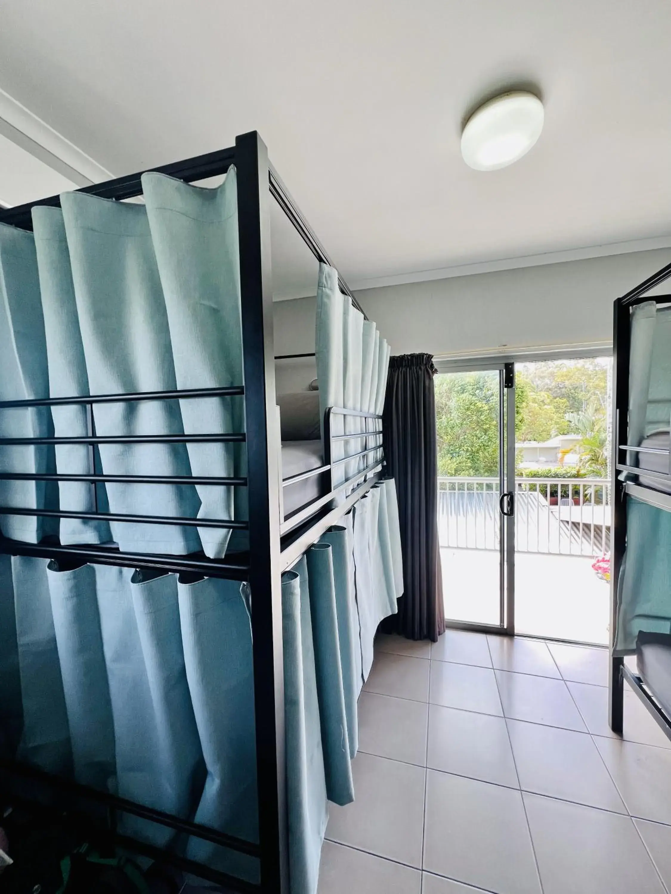 6 Bed Privacy Share + Ensuite in Noosa Flashpackers 6 Bed Privacy Share + Ensuite in Noosa Flashpackers