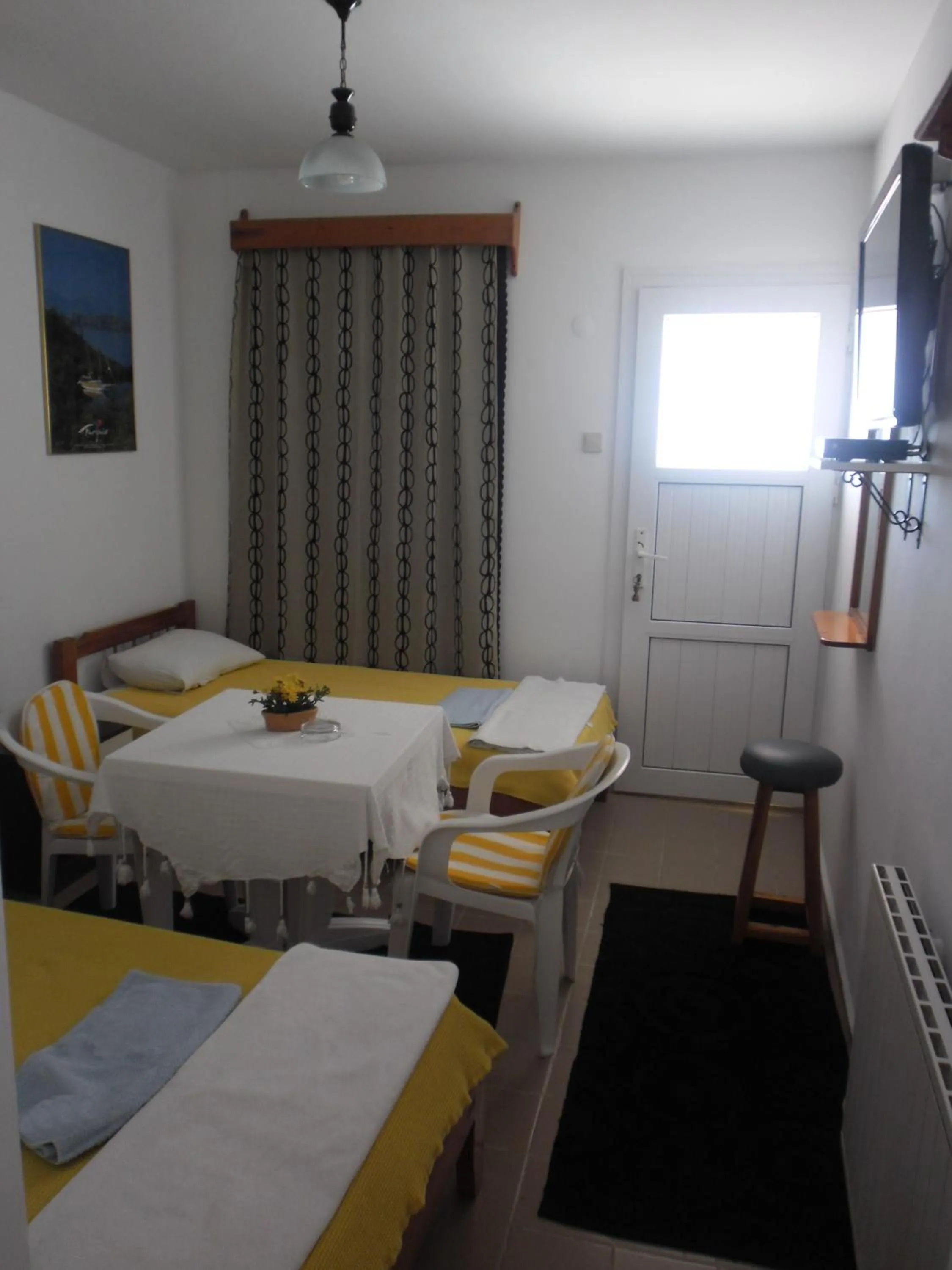 Bedroom, Bed in Cam Hotel