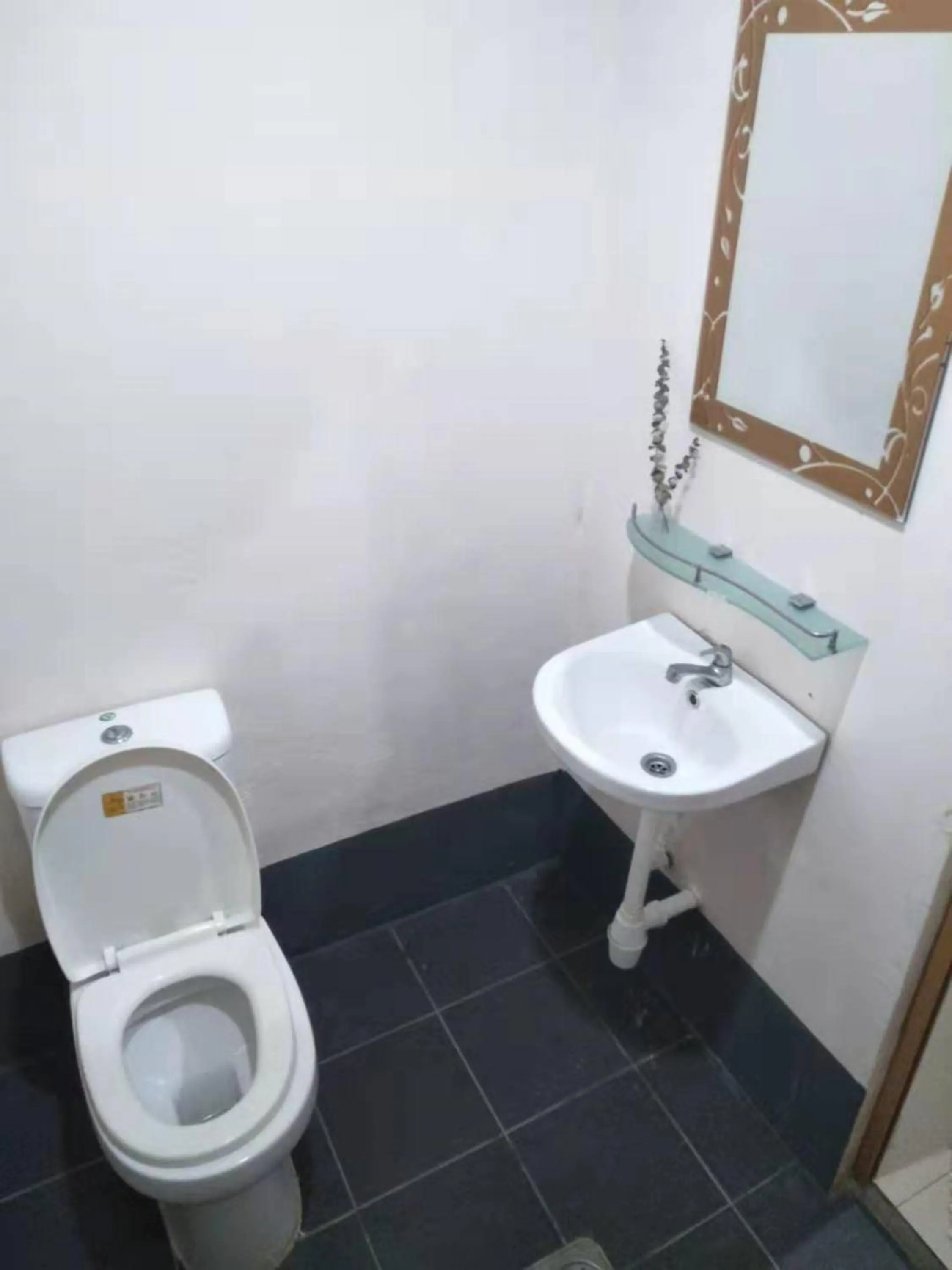 Bathroom in Motel Kampung Kuah