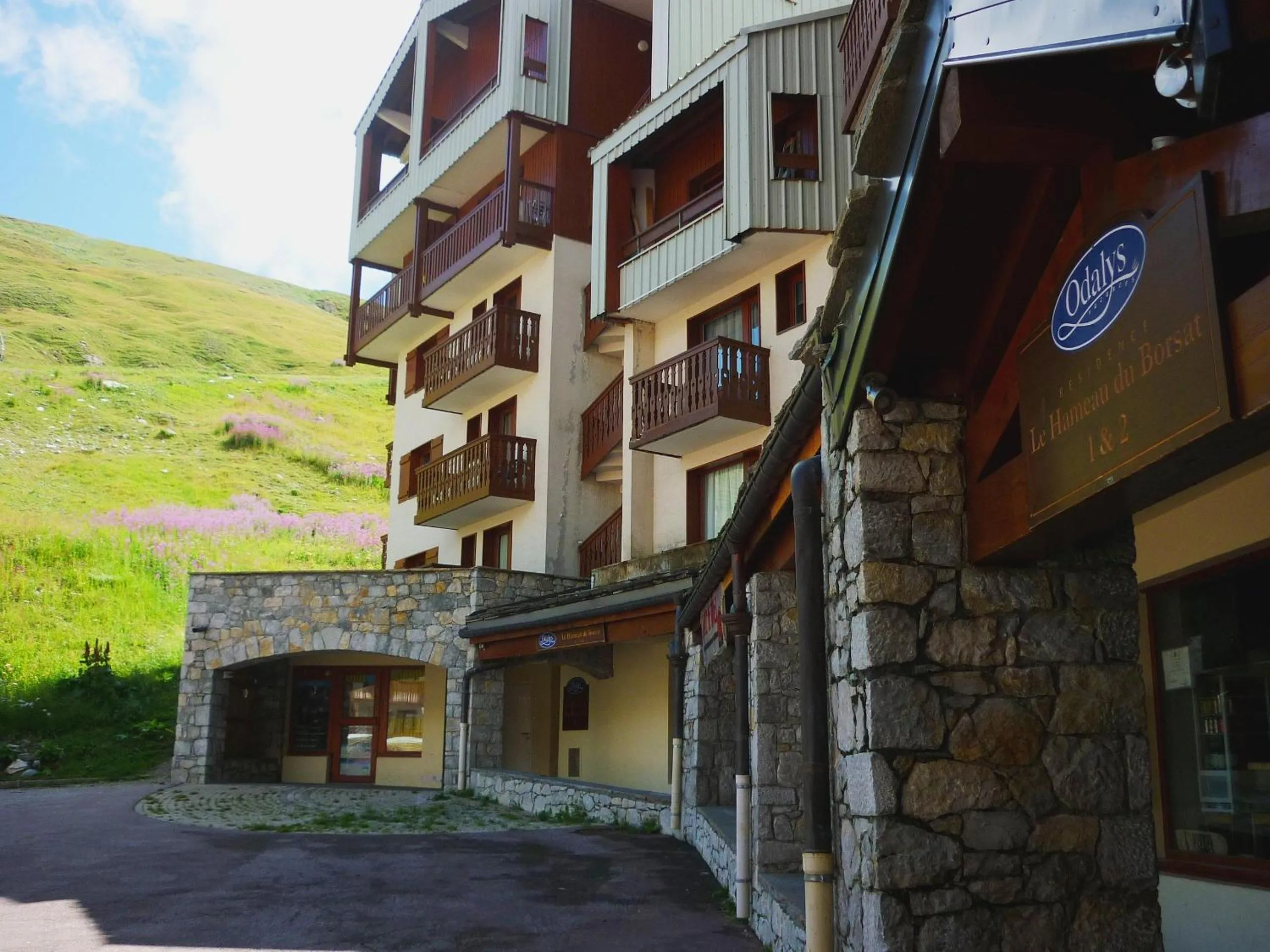 Facade/entrance in Résidence Odalys Le Hameau du Borsat