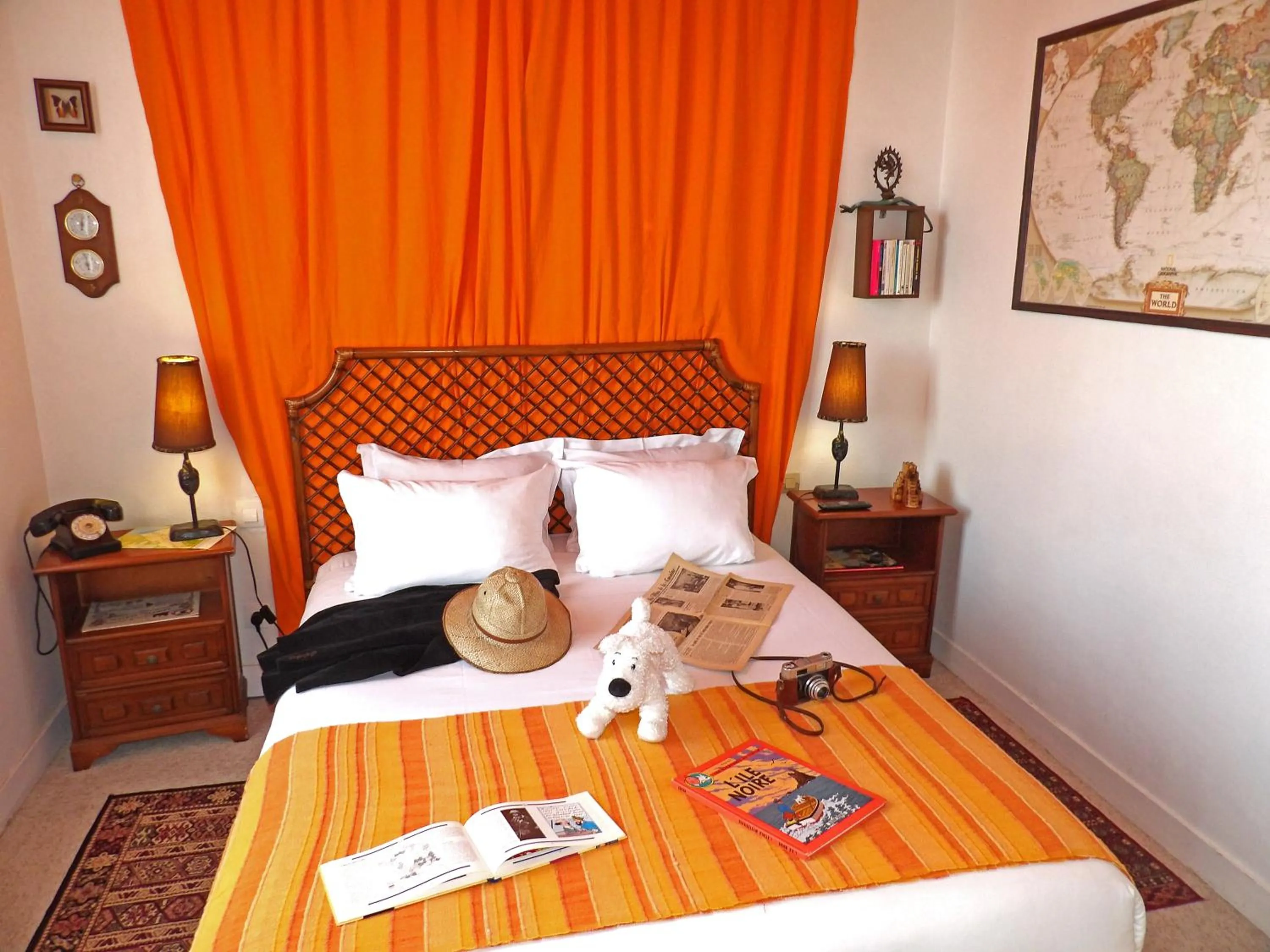 Bed in Detective Hotel