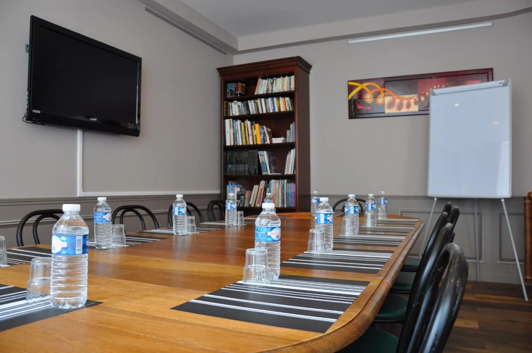 Library in Detective Hotel