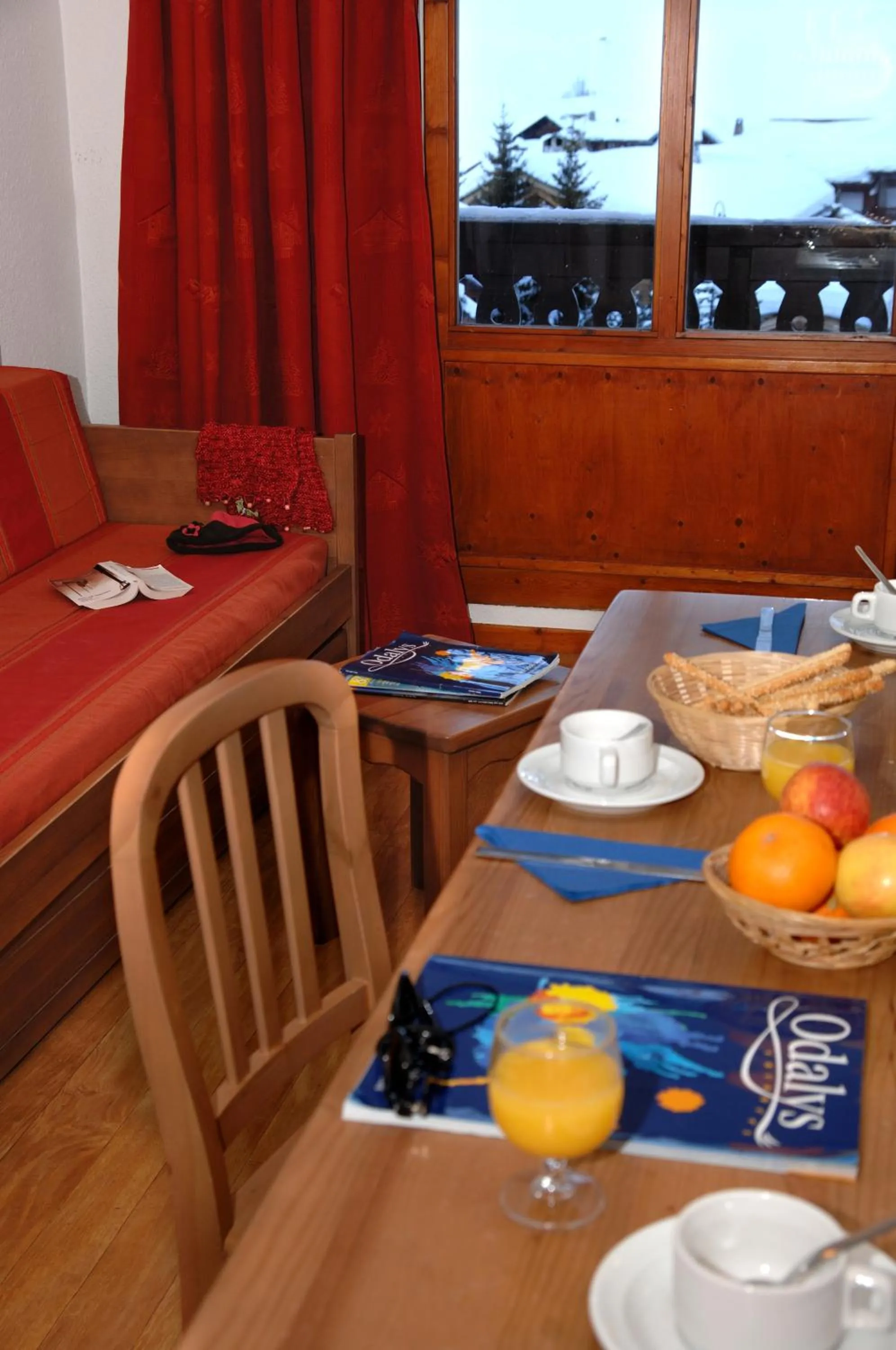 Dining area in Résidence Odalys Les Hauts du Rogoney