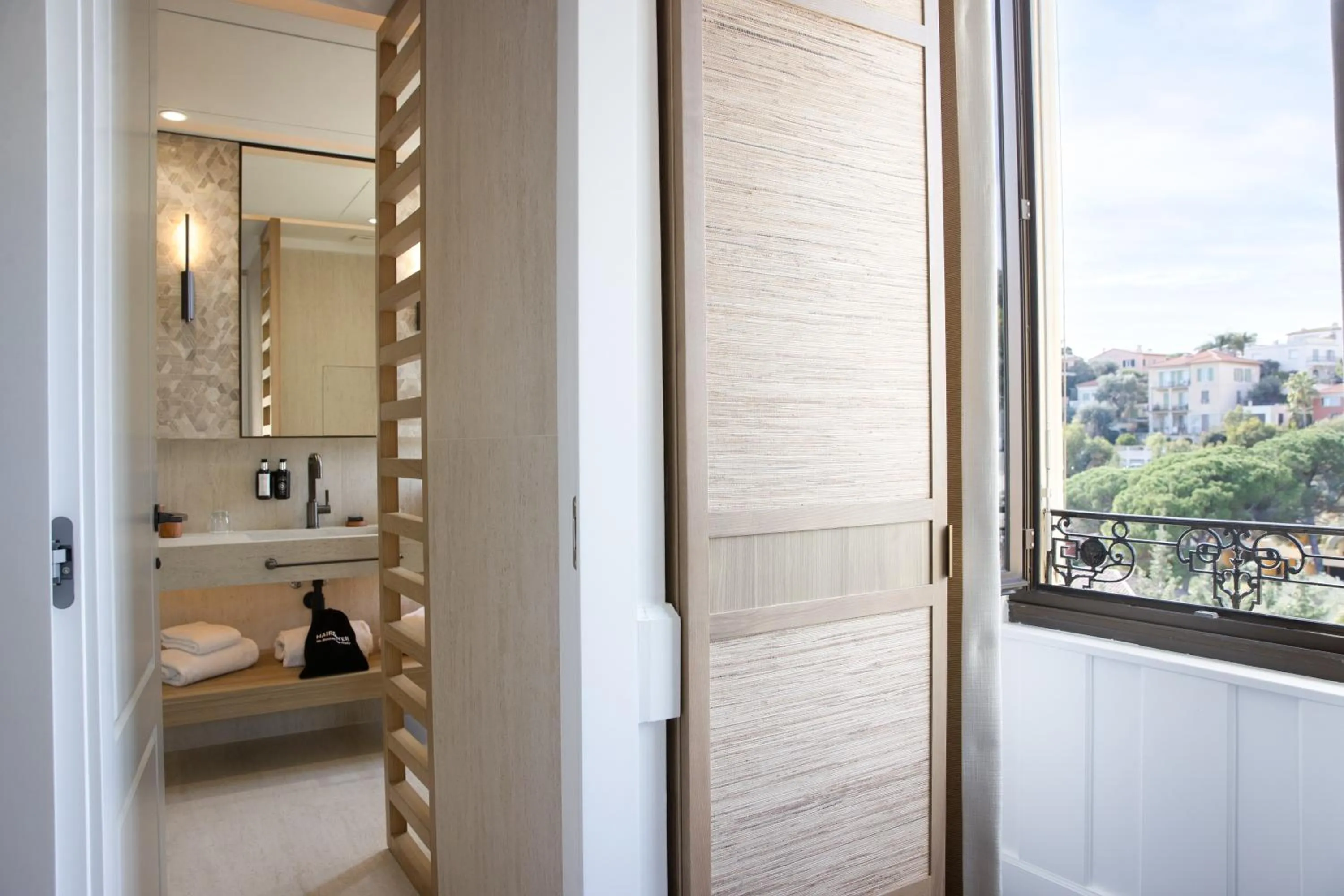 Bathroom in Hotel Royal-Riviera