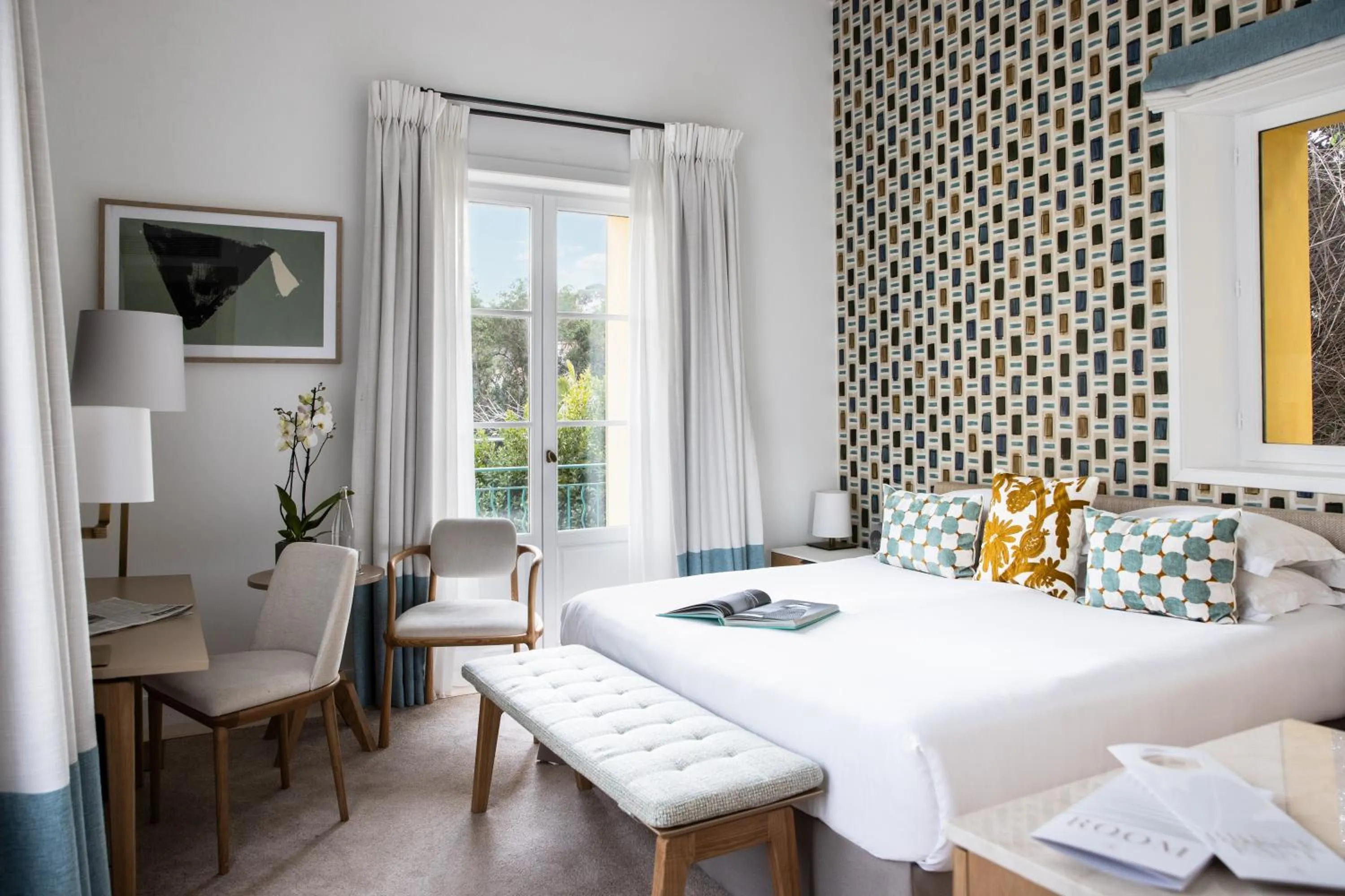 Photo of the whole room in Hotel Royal-Riviera