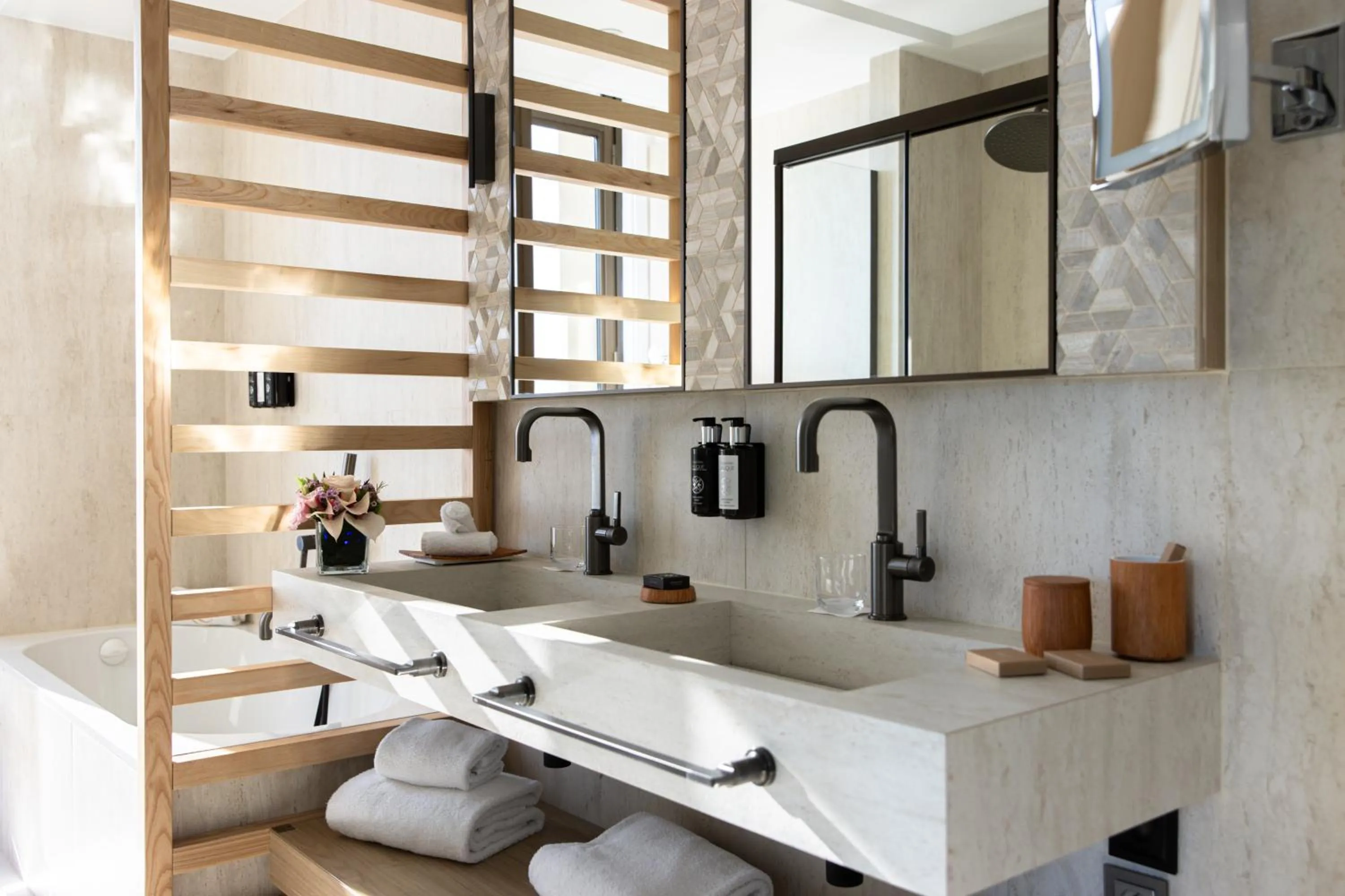 Bathroom in Hotel Royal-Riviera