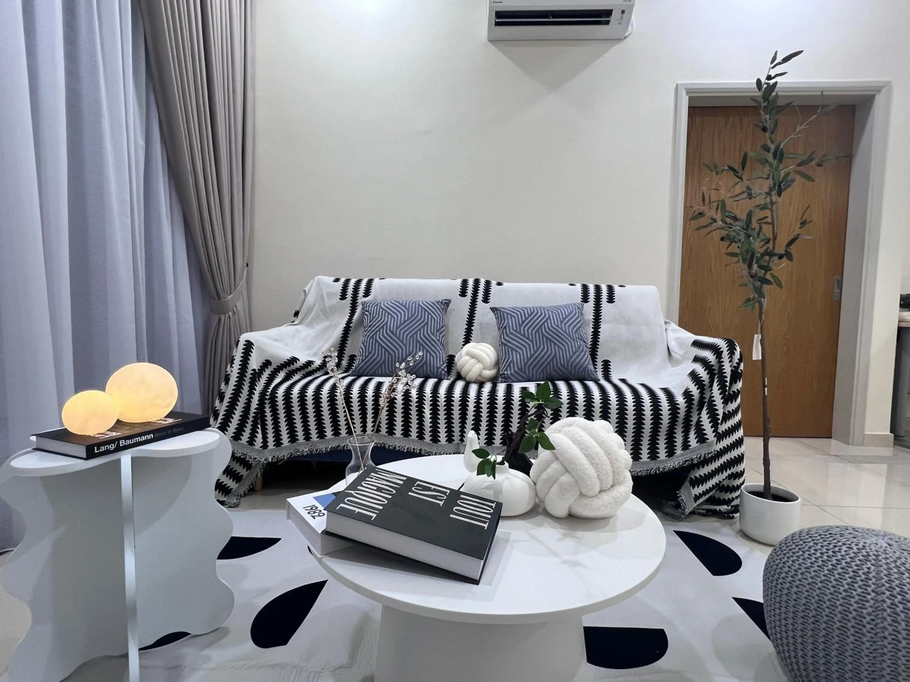 Living room in Plaza Arkadia Desa Parkcity by KLhomesweet