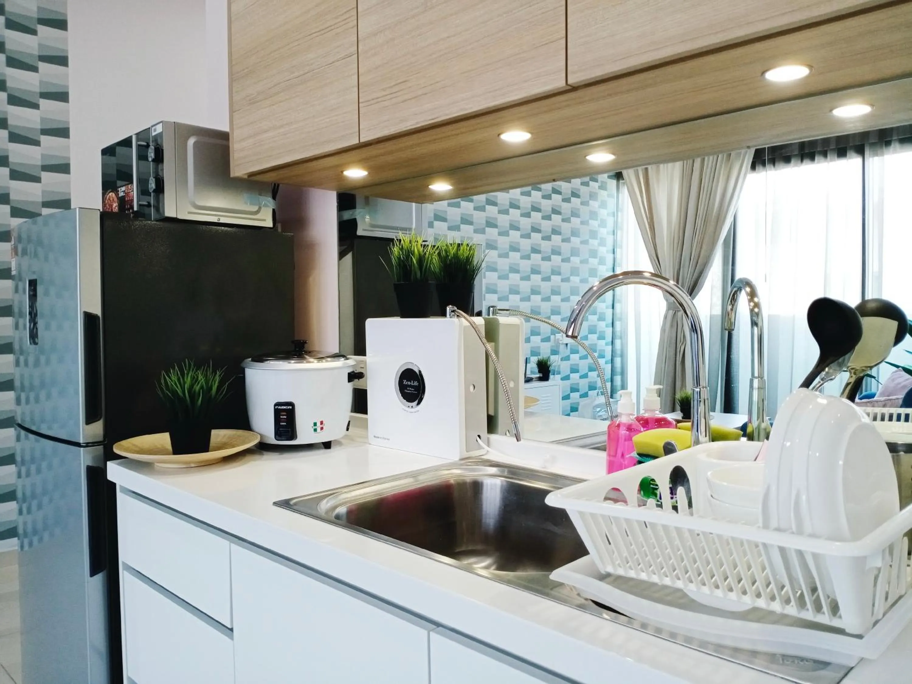 Kitchen or kitchenette in Plaza Arkadia Desa Parkcity by KLhomesweet