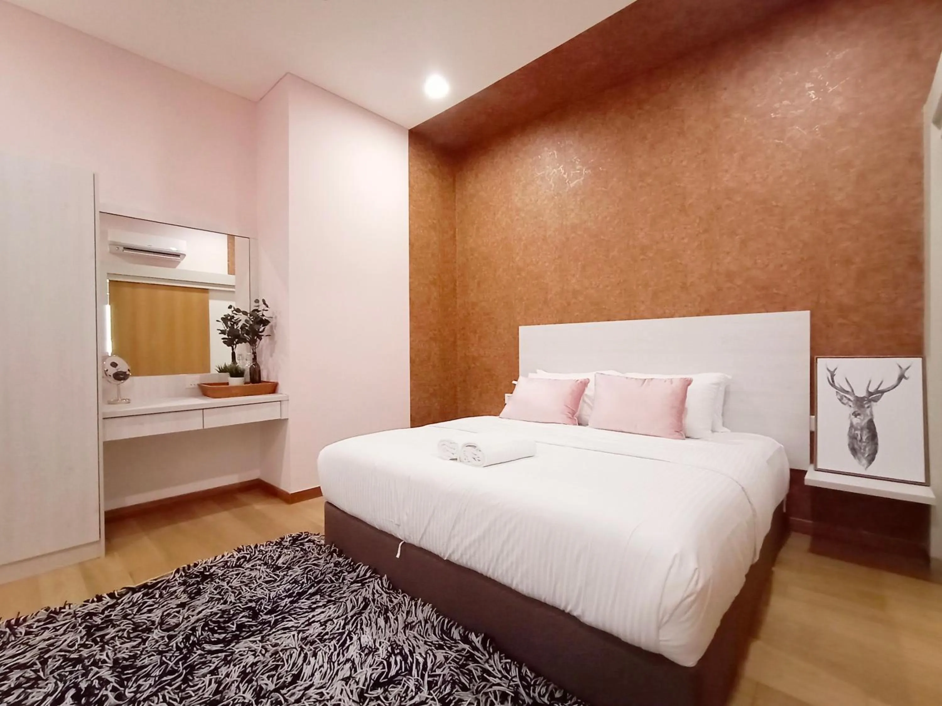 Bedroom, Bed in Plaza Arkadia Desa Parkcity by KLhomesweet