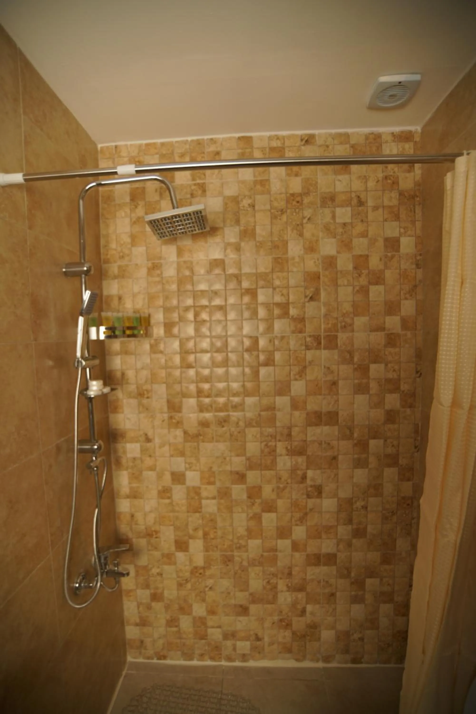 Bathroom in Petra Aretas Hotel