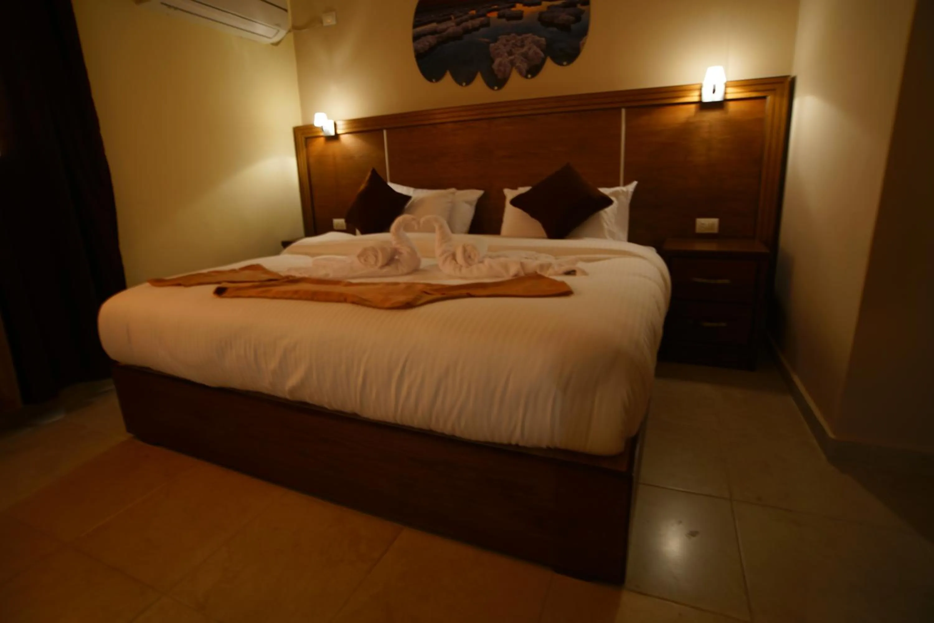 Photo of the whole room, Bed in Petra Aretas Hotel