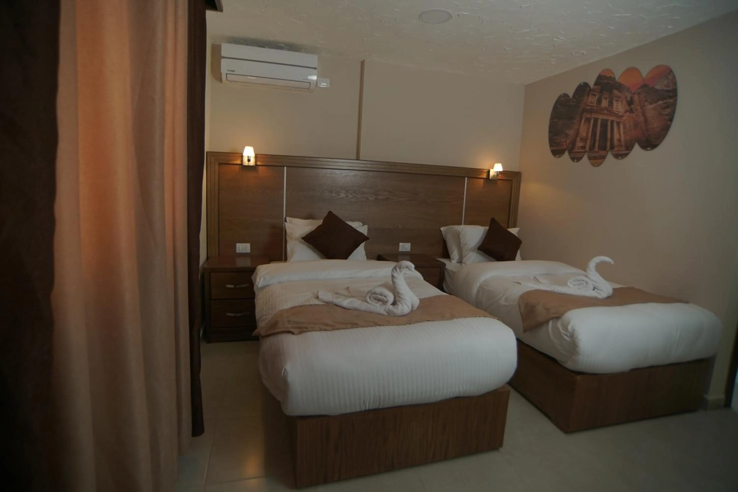 Photo of the whole room, Bed in Petra Aretas Hotel