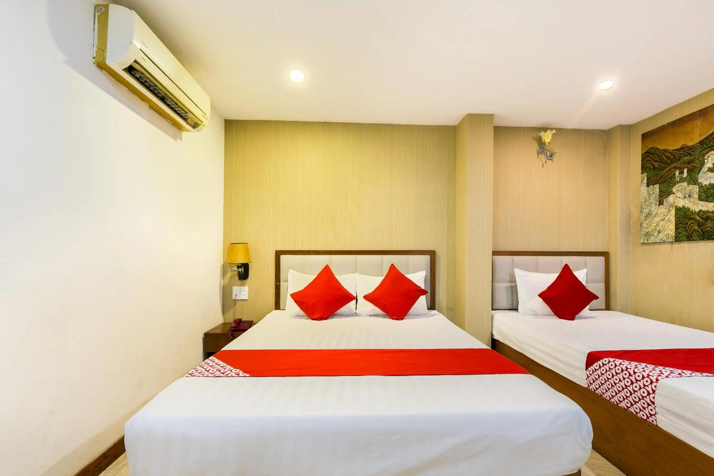 Photo of the whole room, Bed in Hung Phat Hotel - Trung Son