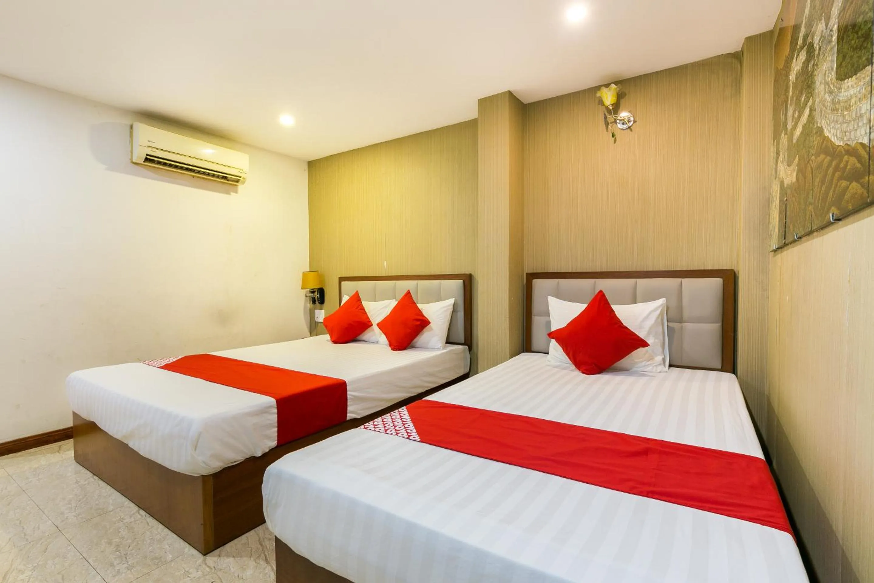 Photo of the whole room, Bed in Hung Phat Hotel - Trung Son