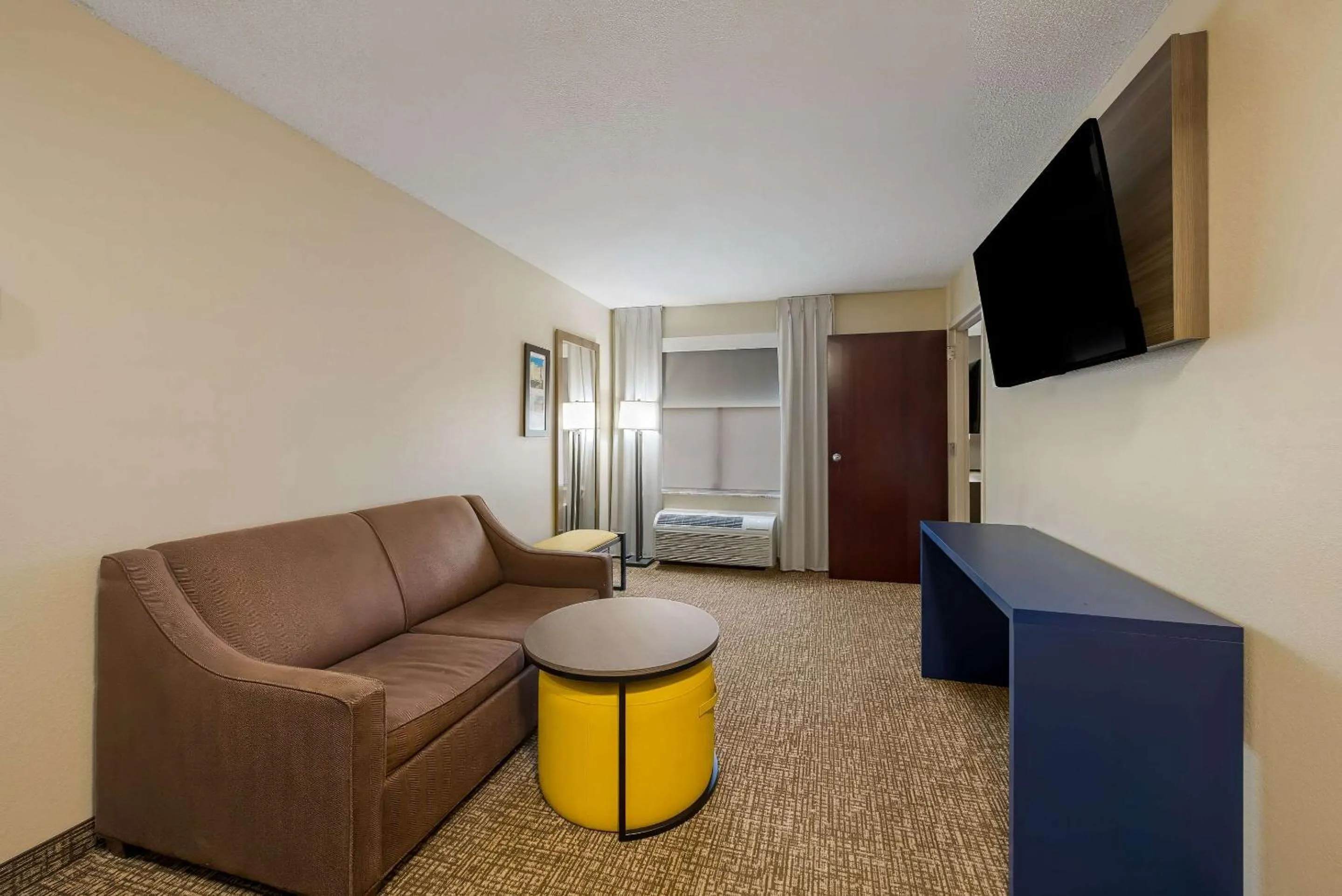 Bedroom in Comfort Inn Fayetteville I-95