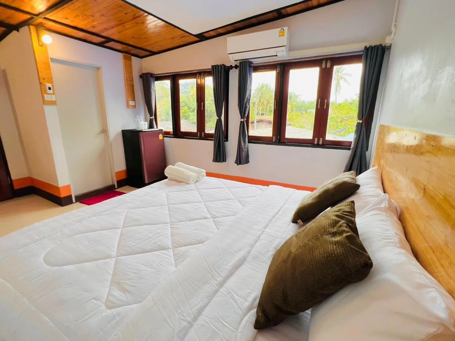 Bed in Mookboonchu Guesthouse ,Kohmook Trang