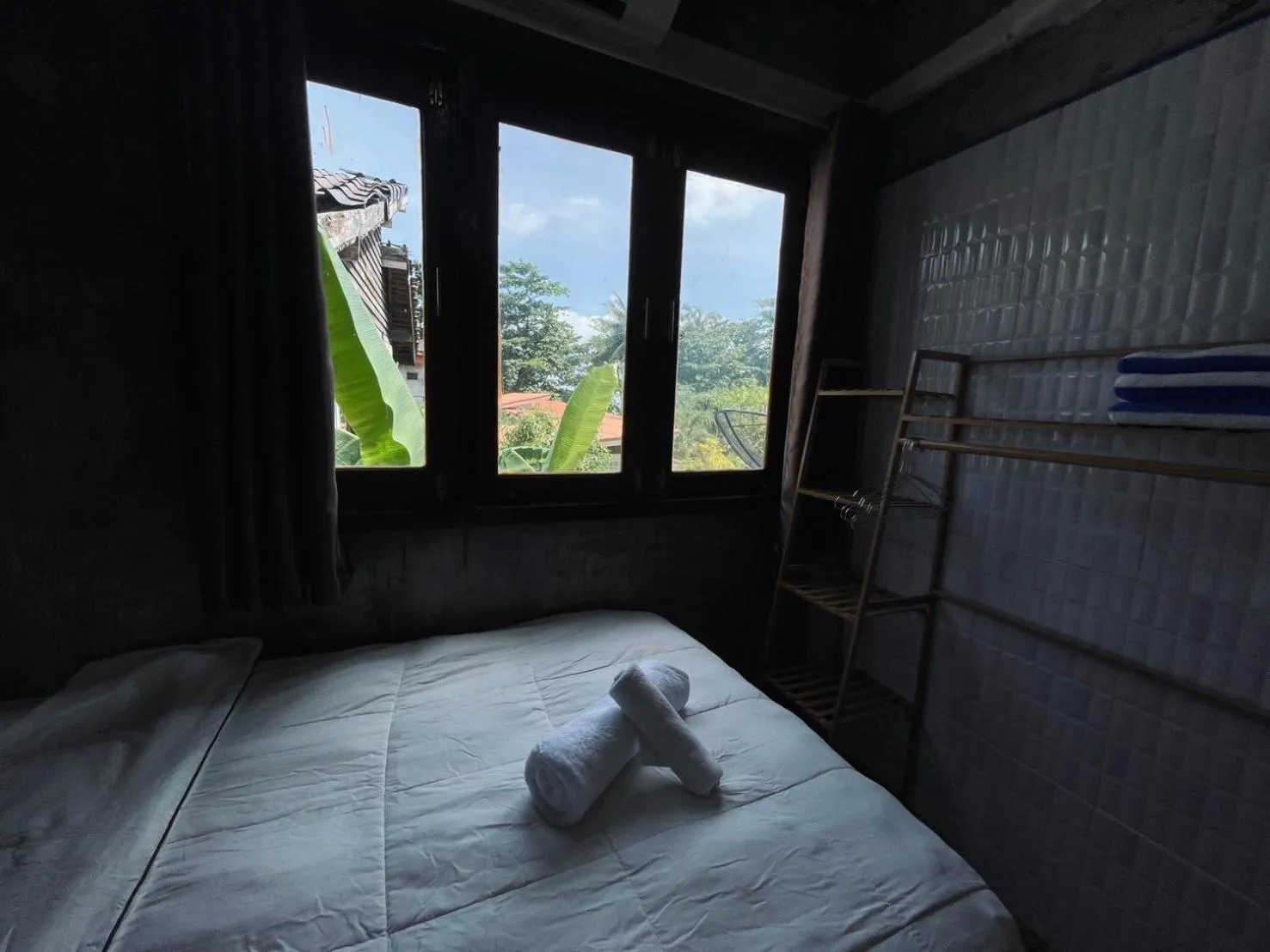 Bedroom, Bed in Mookboonchu Guesthouse ,Kohmook Trang