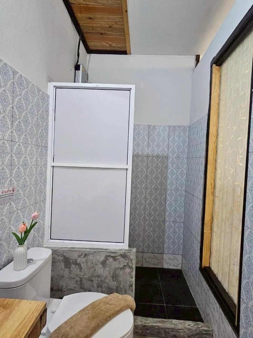 Bathroom in Mookboonchu Guesthouse ,Kohmook Trang