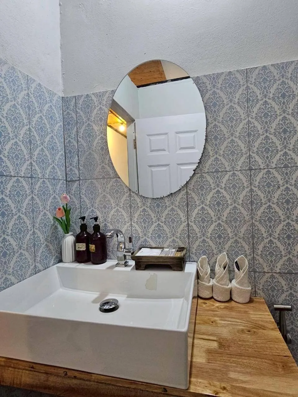 Bathroom in Mookboonchu Guesthouse ,Kohmook Trang