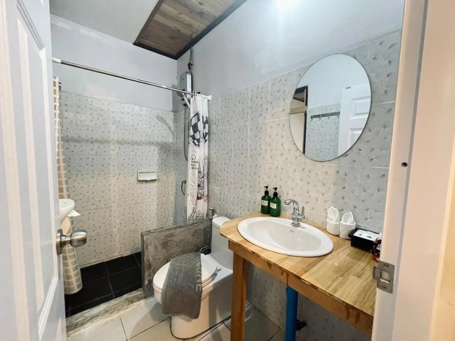 Bathroom in Mookboonchu Guesthouse ,Kohmook Trang