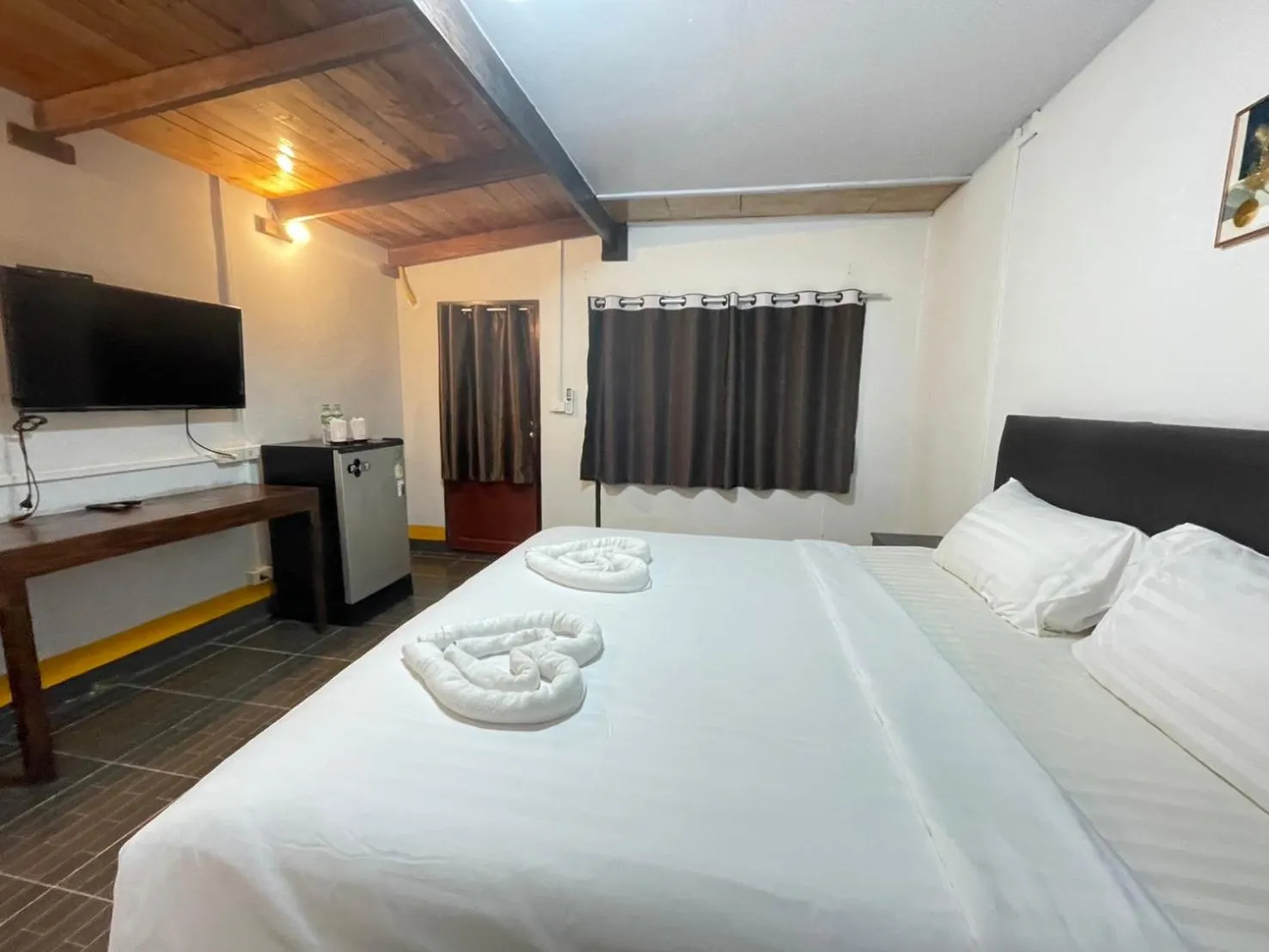 Bed in Mookboonchu Guesthouse ,Kohmook Trang