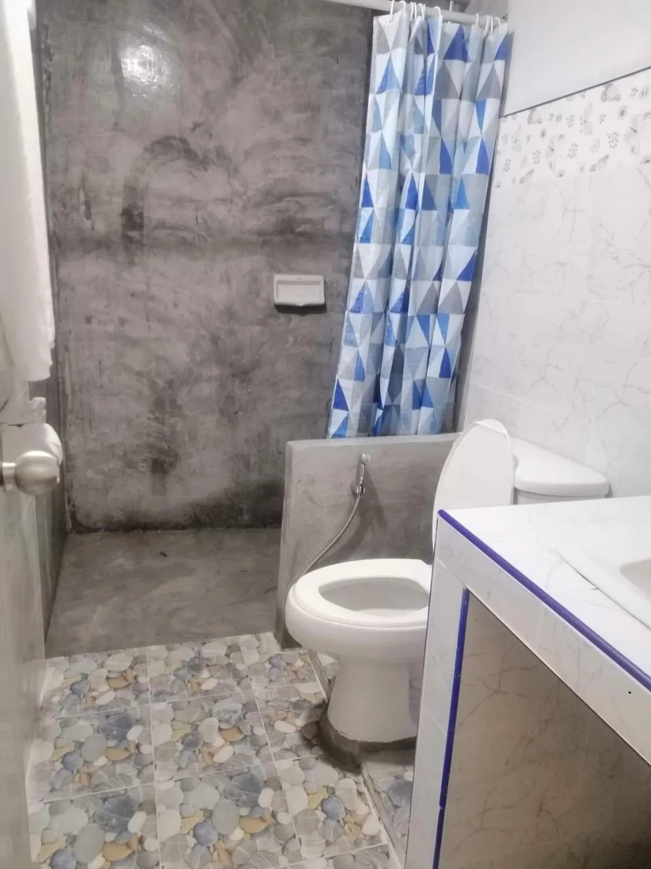 Shower in Mookboonchu Guesthouse ,Kohmook Trang